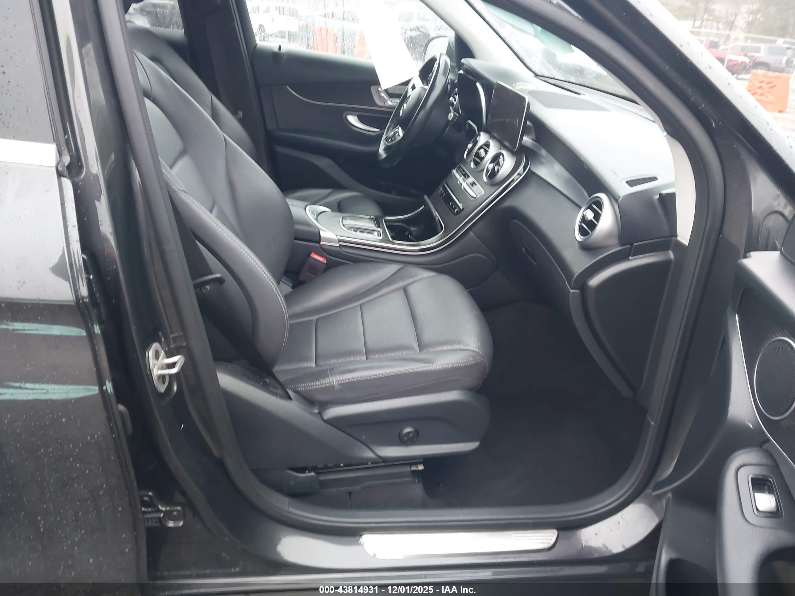 MERCEDES-BENZ GLC image 5