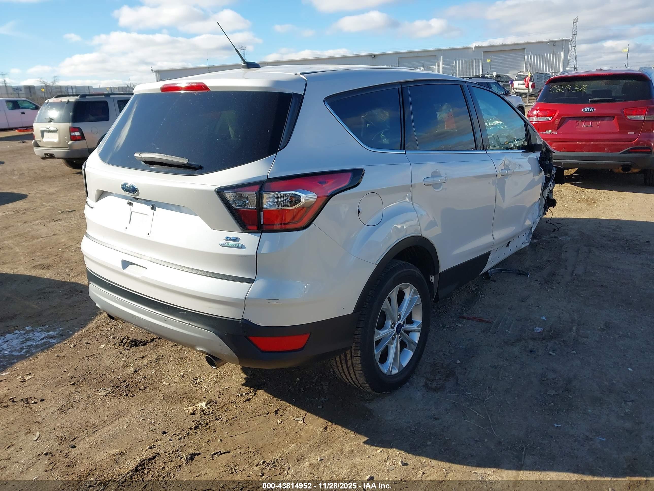 FORD ESCAPE image 4