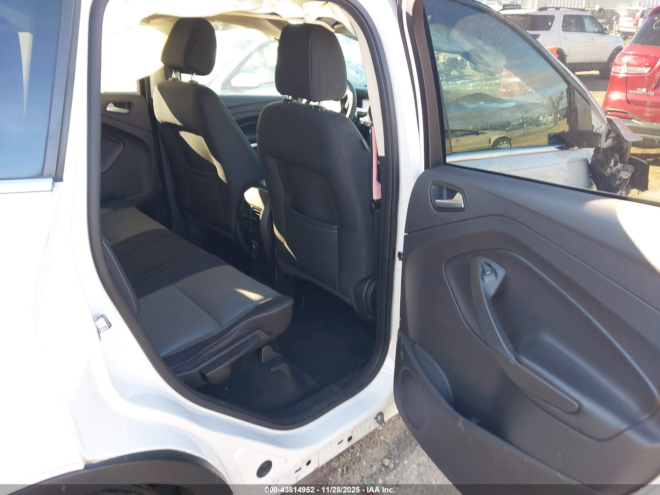 FORD ESCAPE image 8