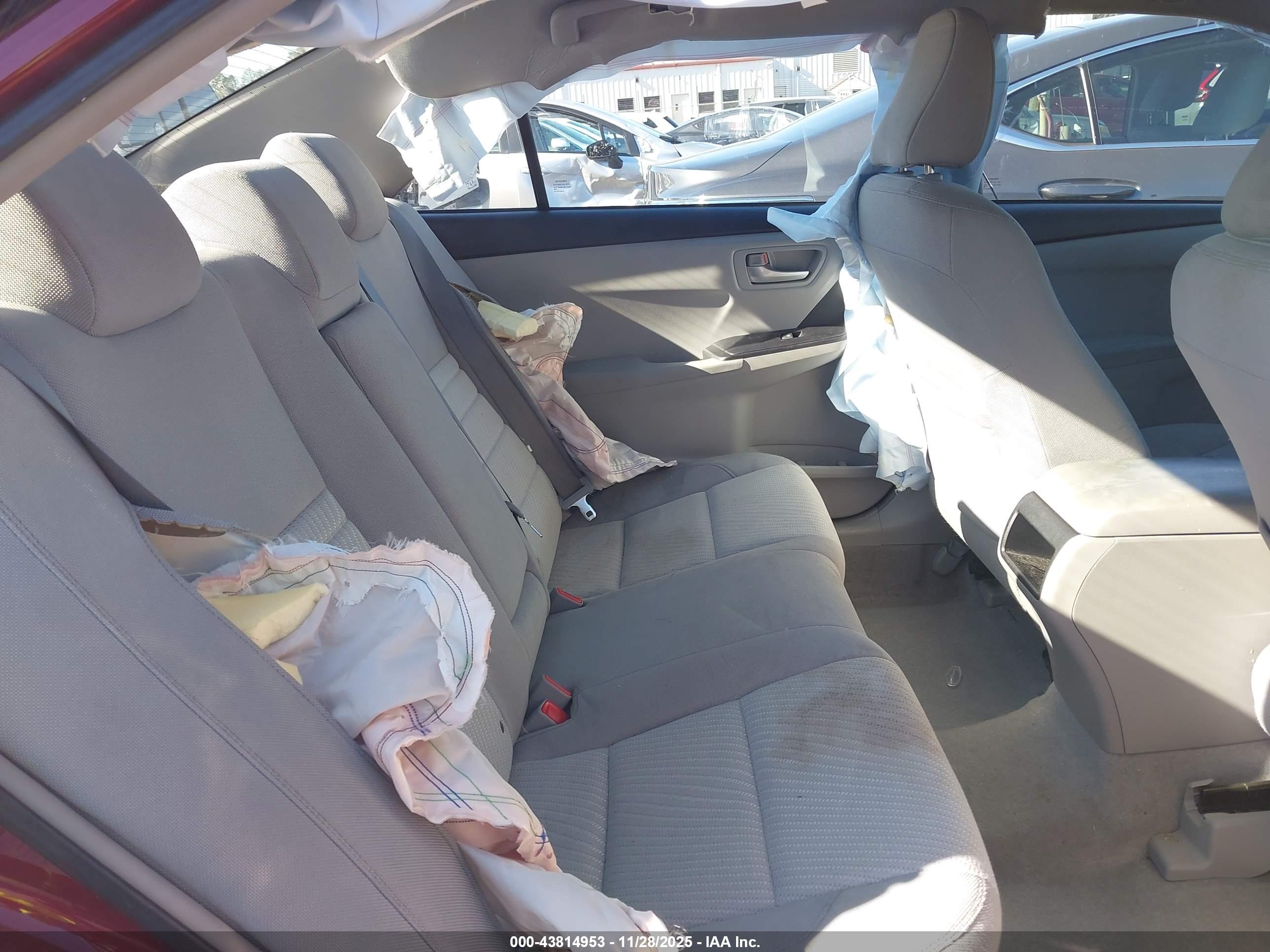 TOYOTA CAMRY image 8