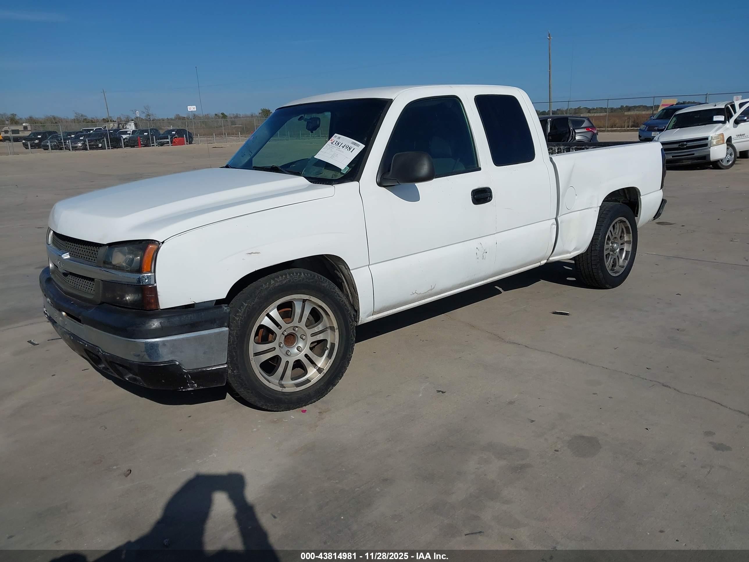 CHEVROLET SILVERADO image 2