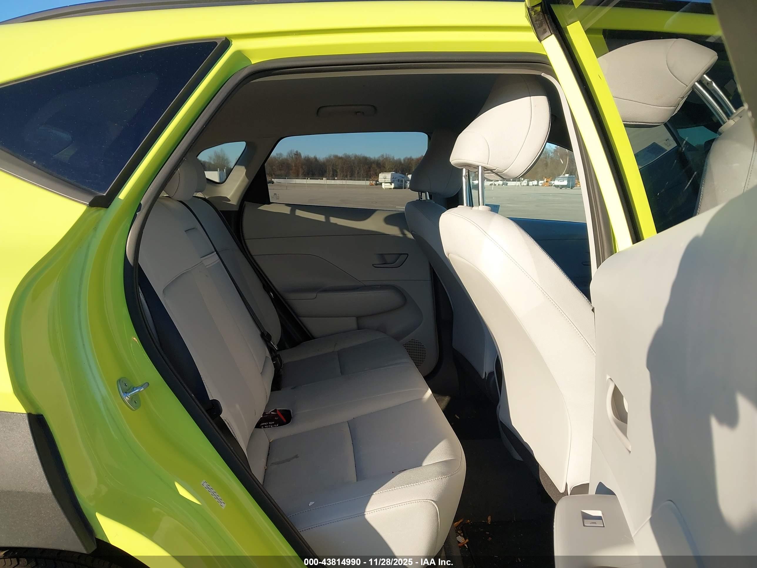 HYUNDAI KONA image 8