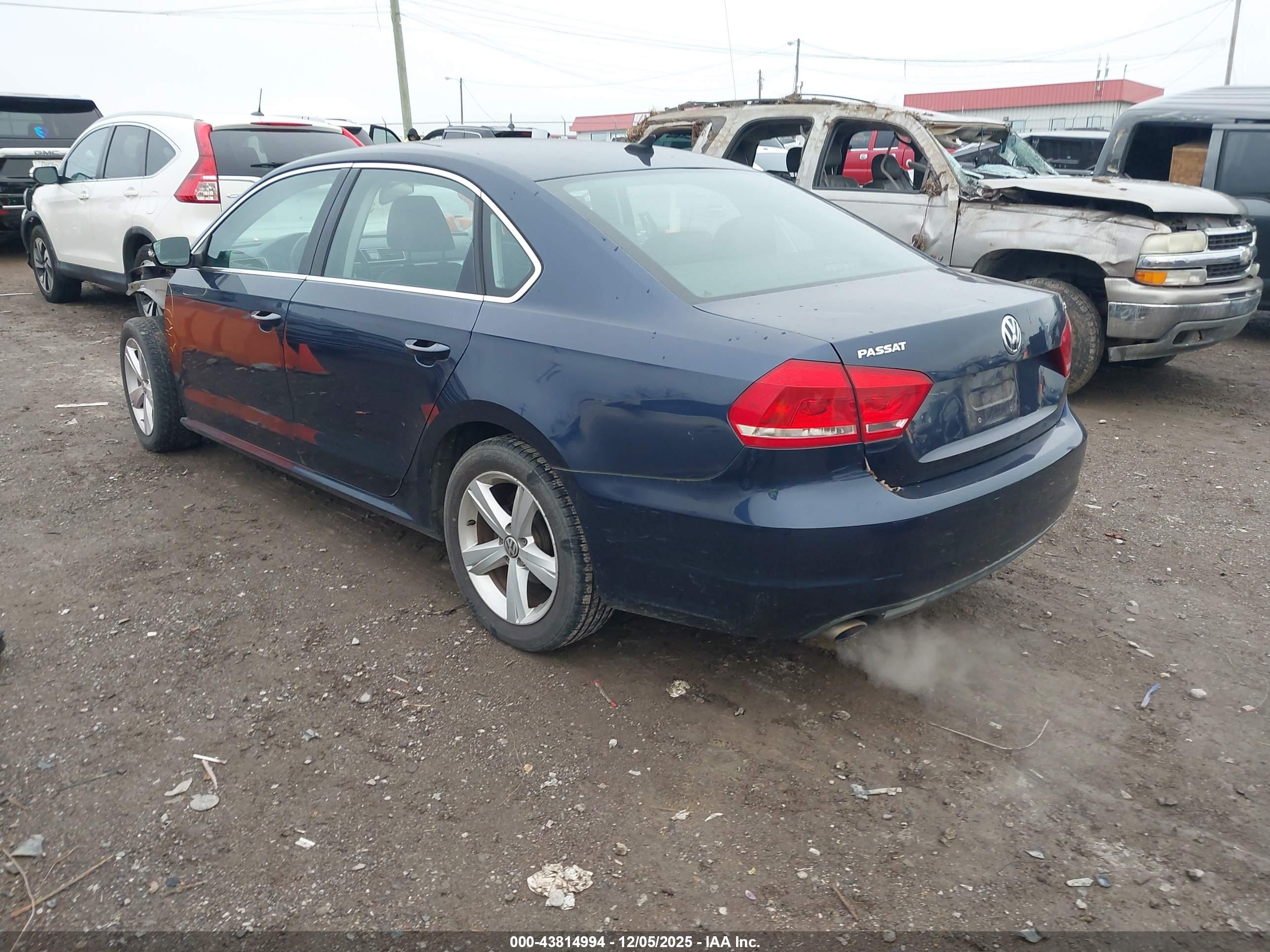 VOLKSWAGEN PASSAT image 3
