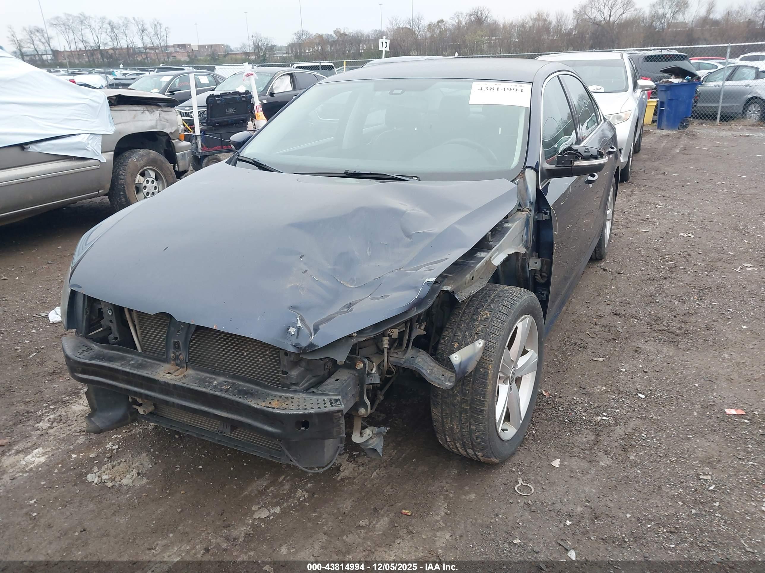 VOLKSWAGEN PASSAT image 6