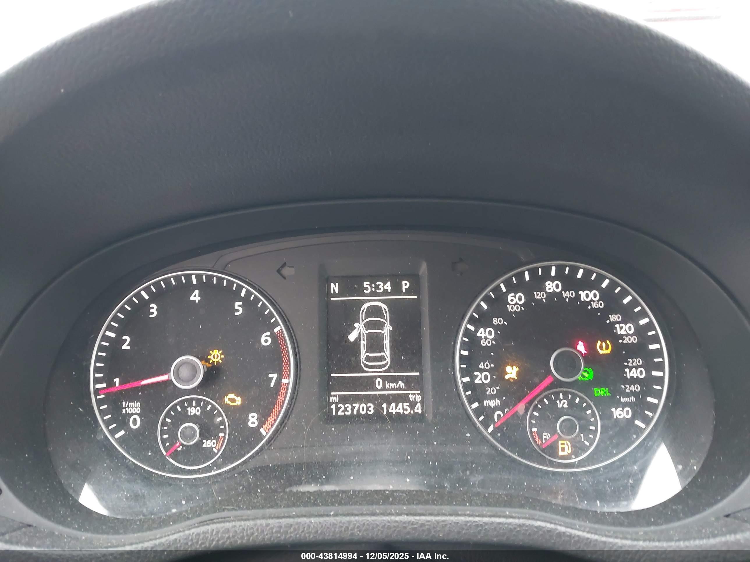 VOLKSWAGEN PASSAT image 7