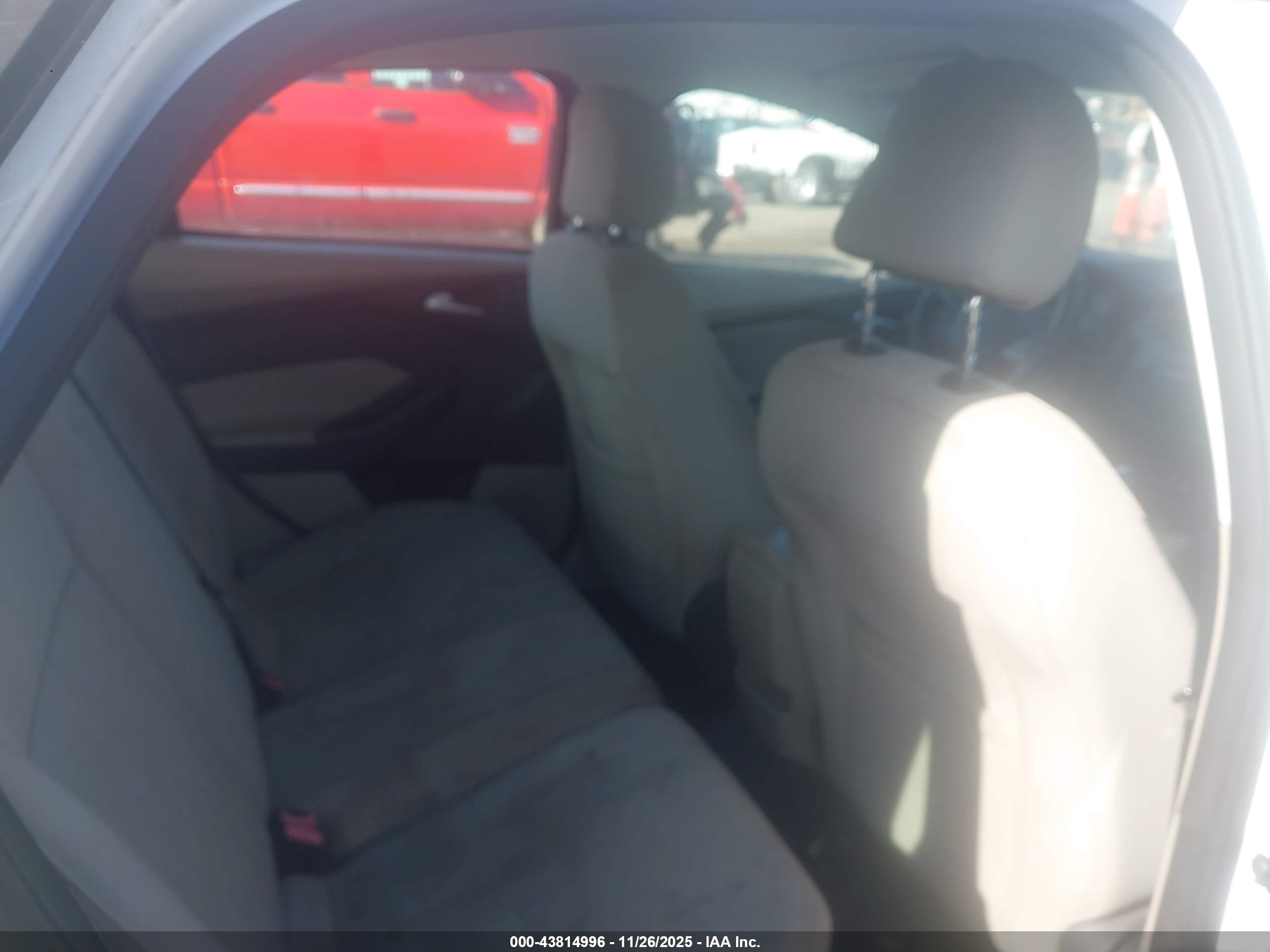 FORD FOCUS image 8