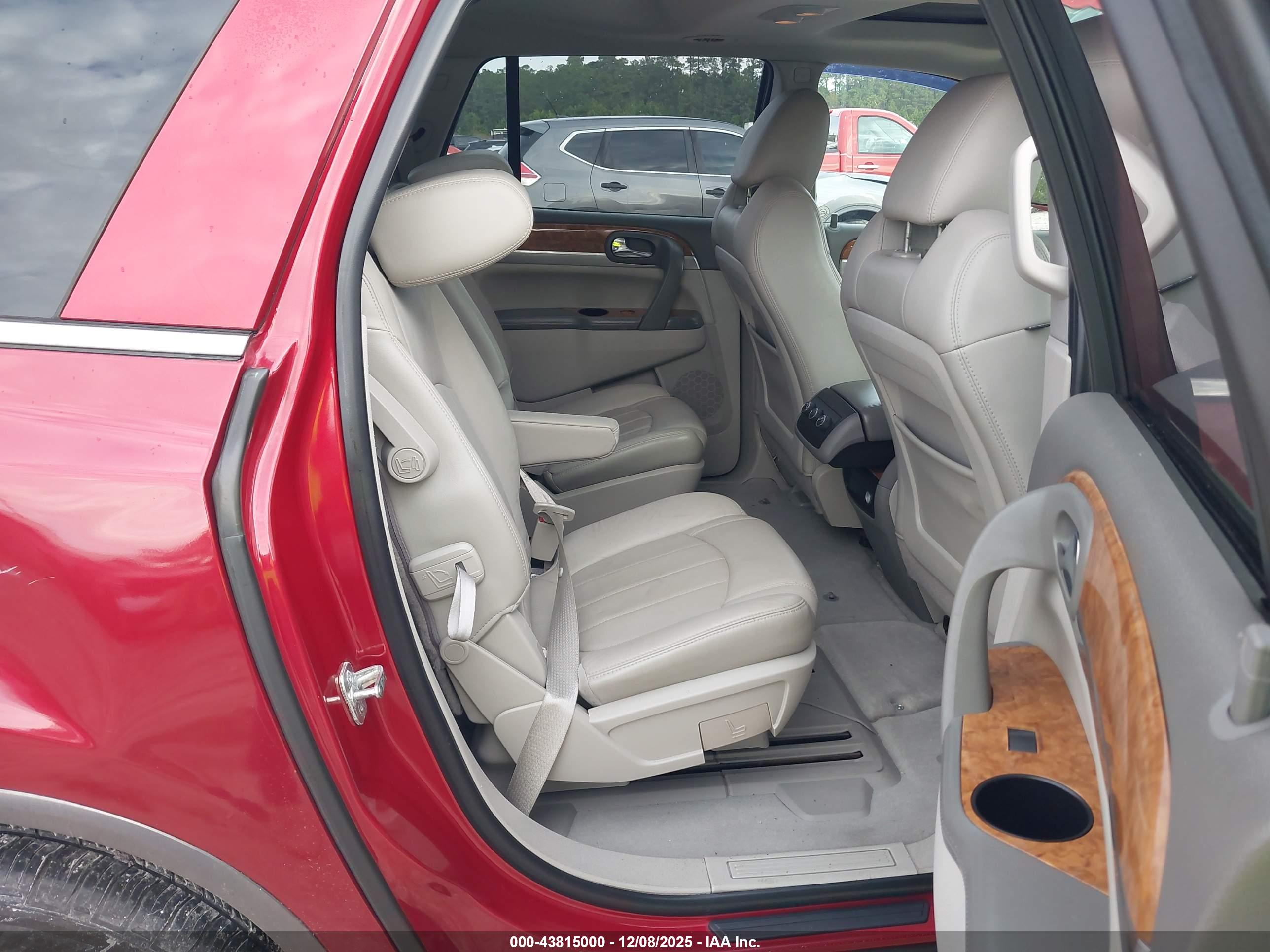 BUICK ENCLAVE image 8