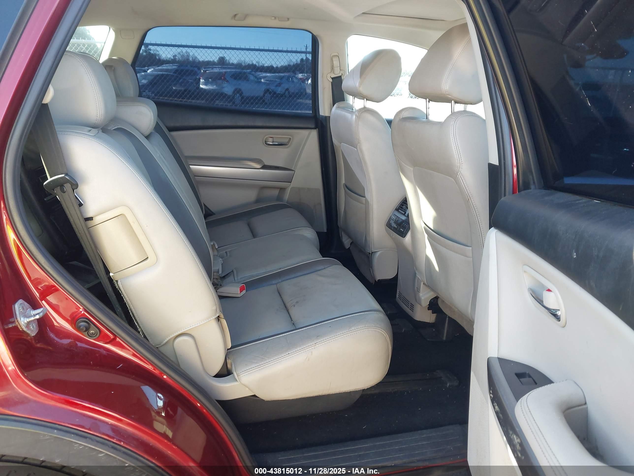 MAZDA CX-9 image 8