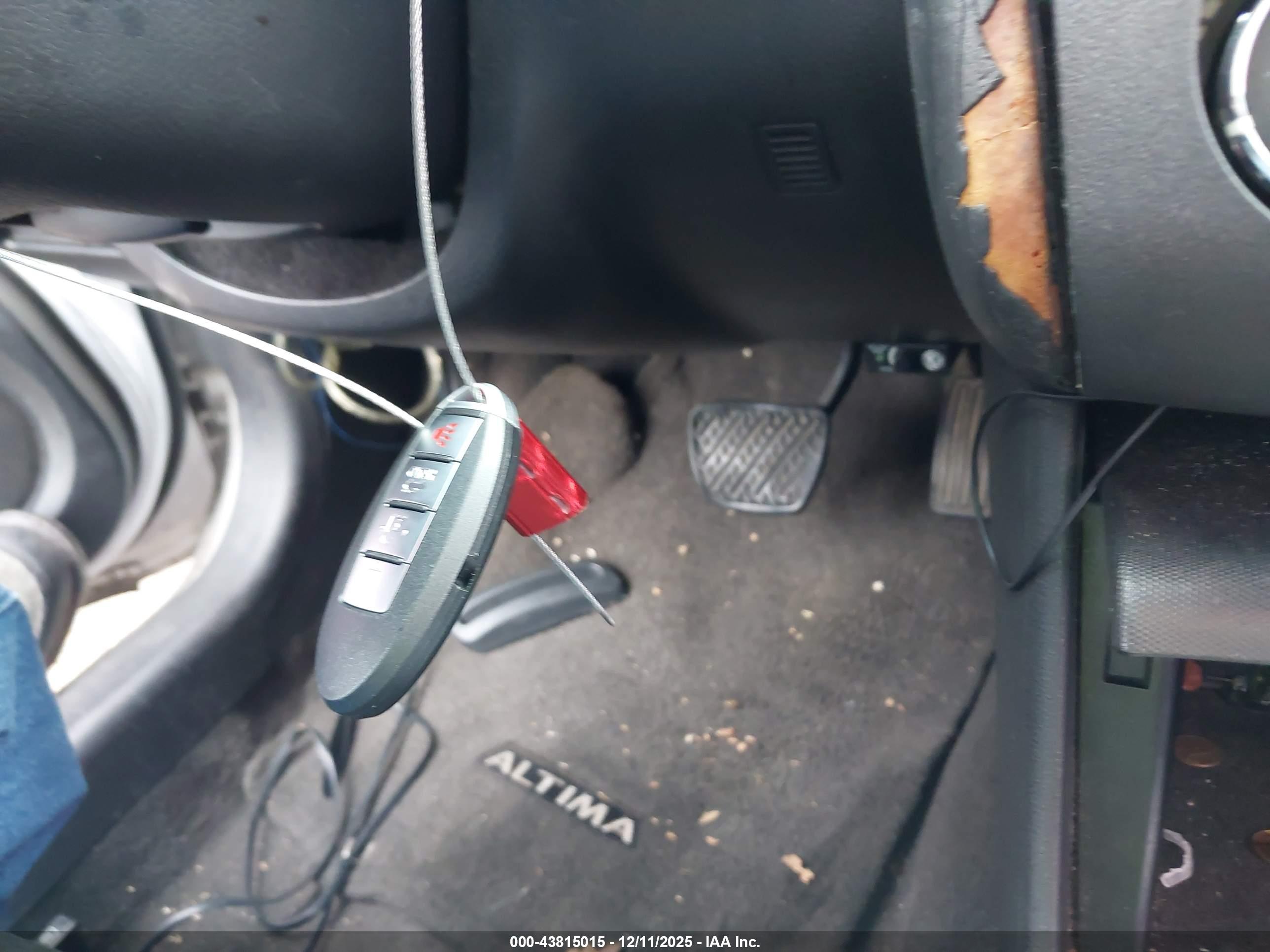 NISSAN ALTIMA image 11