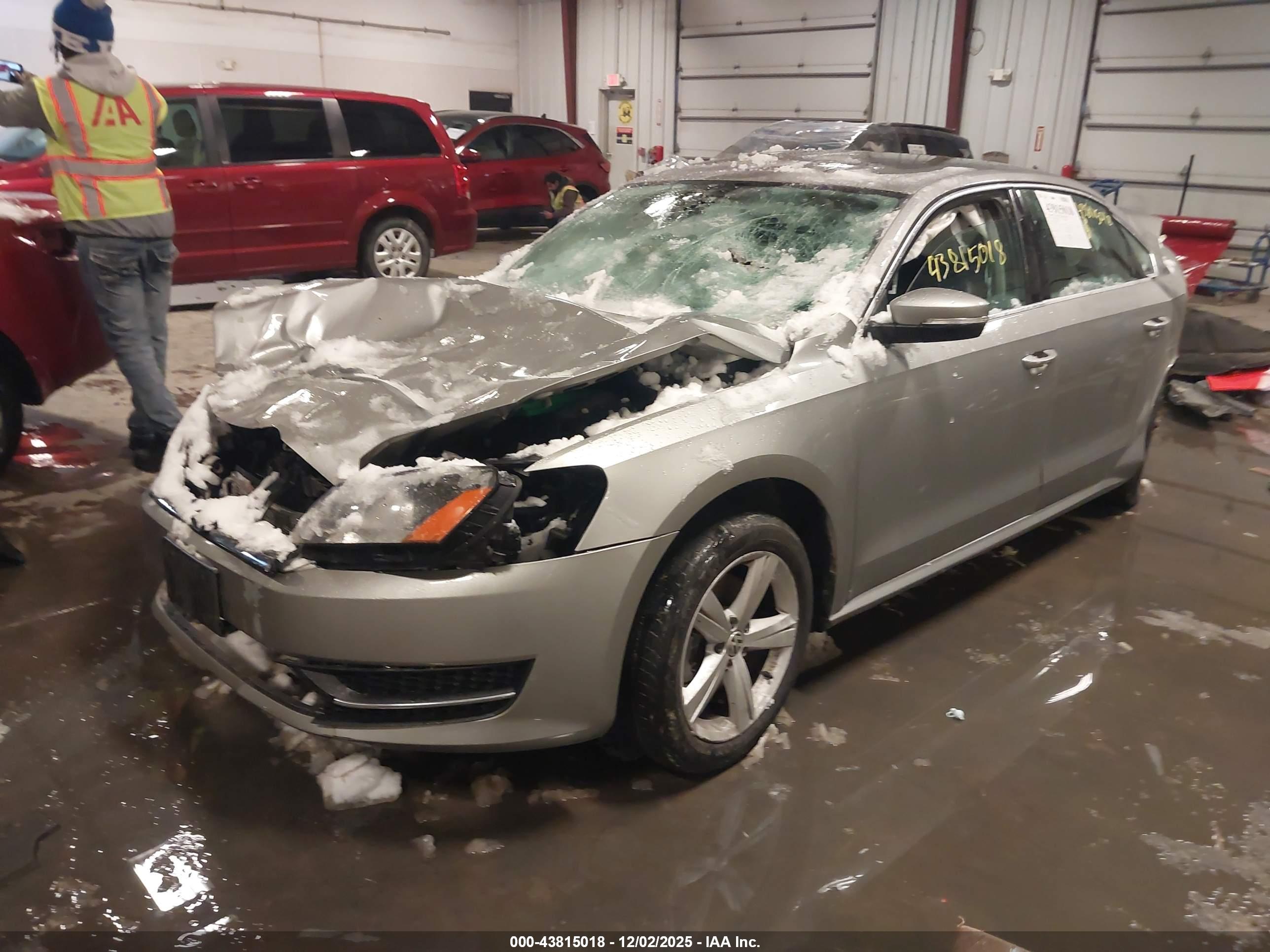VOLKSWAGEN PASSAT image 2