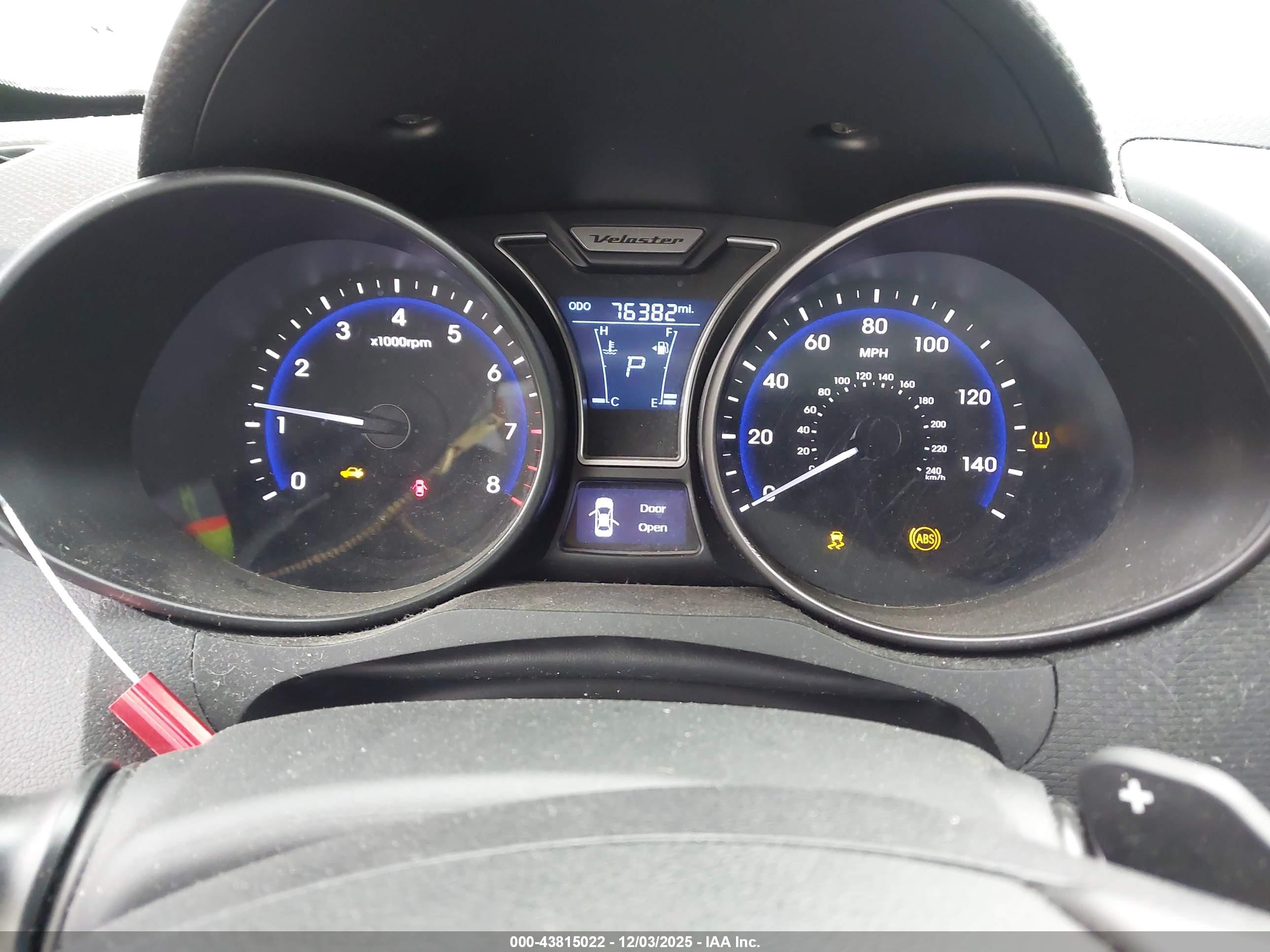 HYUNDAI VELOSTER image 7