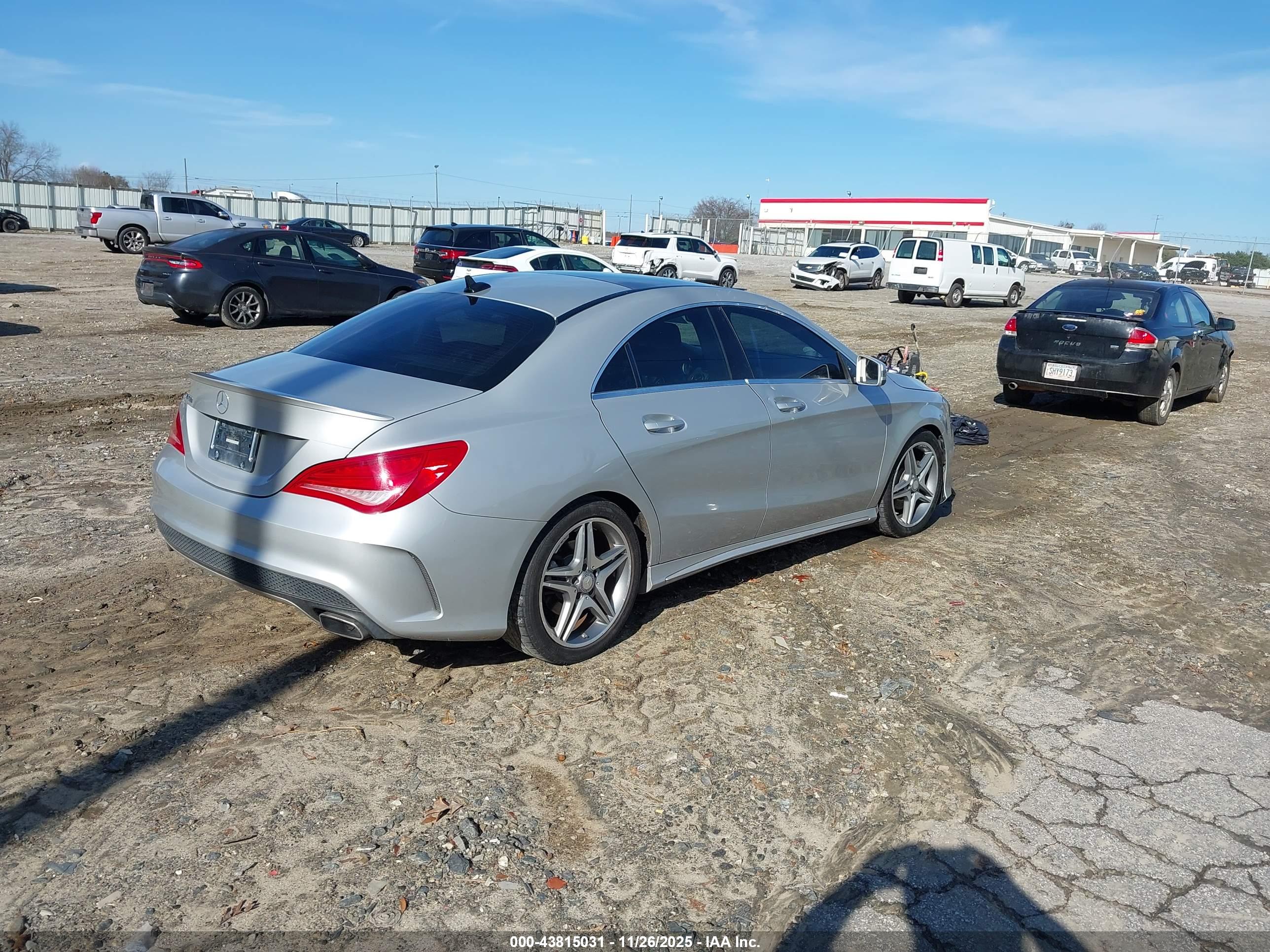 MERCEDES-BENZ CLA image 4