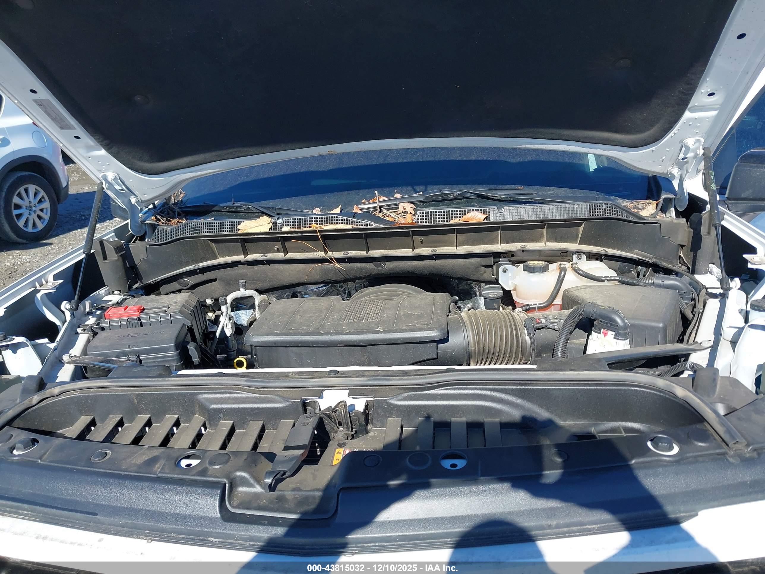 CHEVROLET SILVERADO image 10