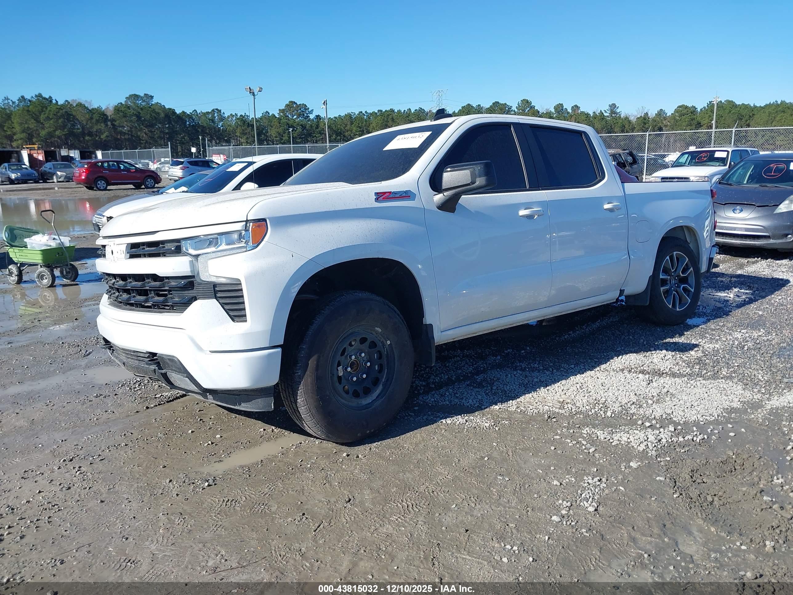 CHEVROLET SILVERADO image 2
