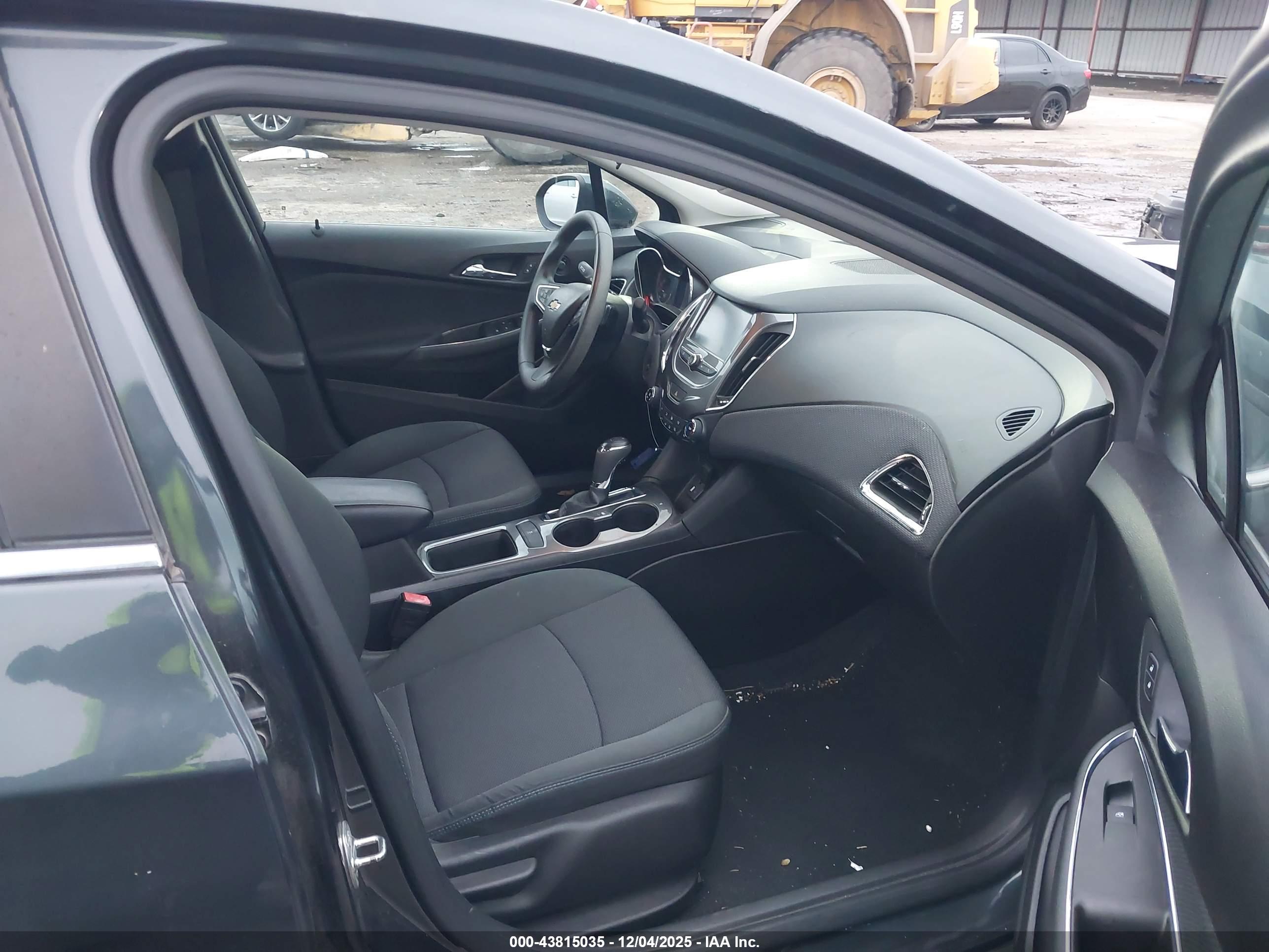 CHEVROLET CRUZE image 5