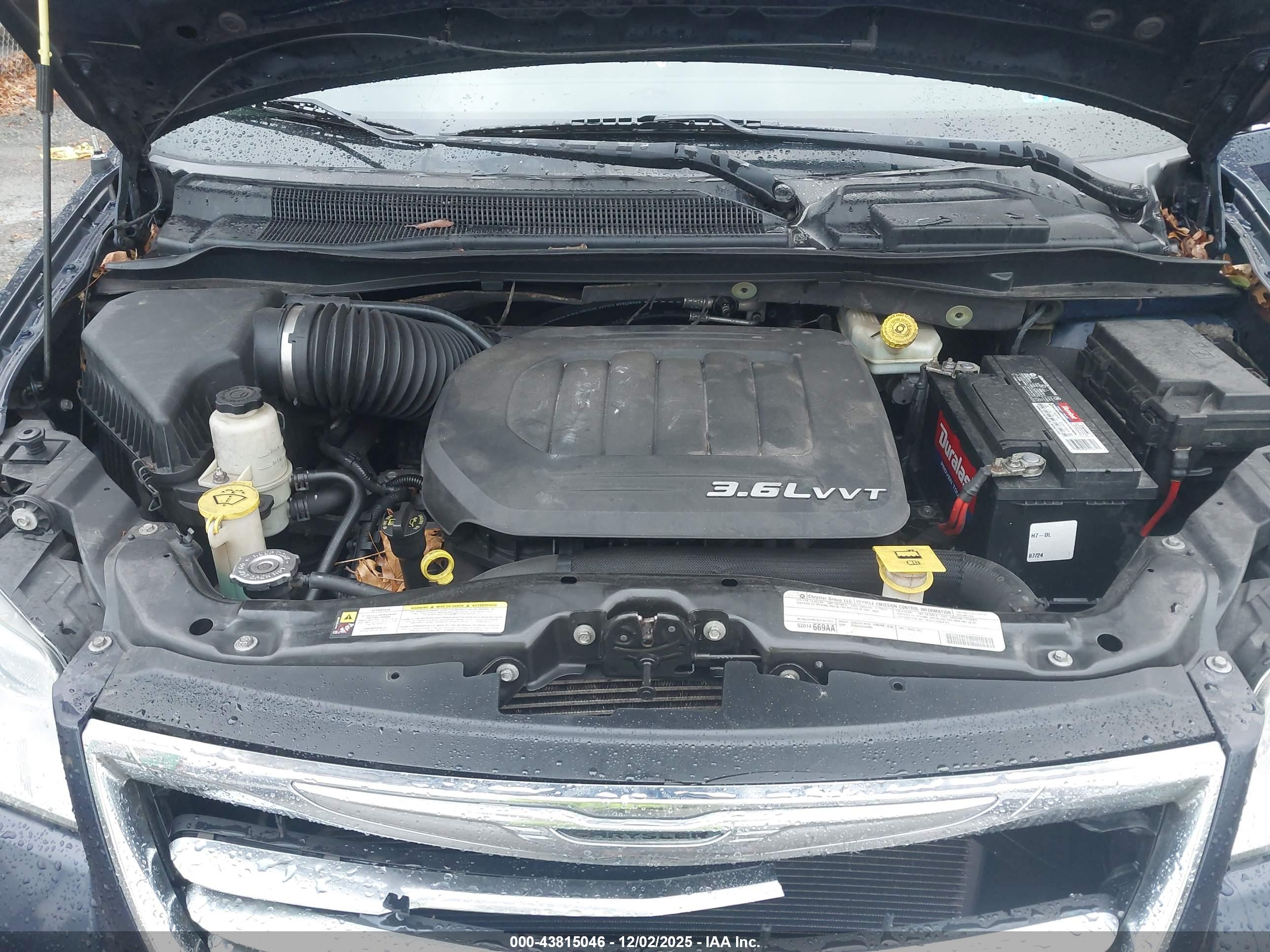 CHRYSLER TOWN image 10