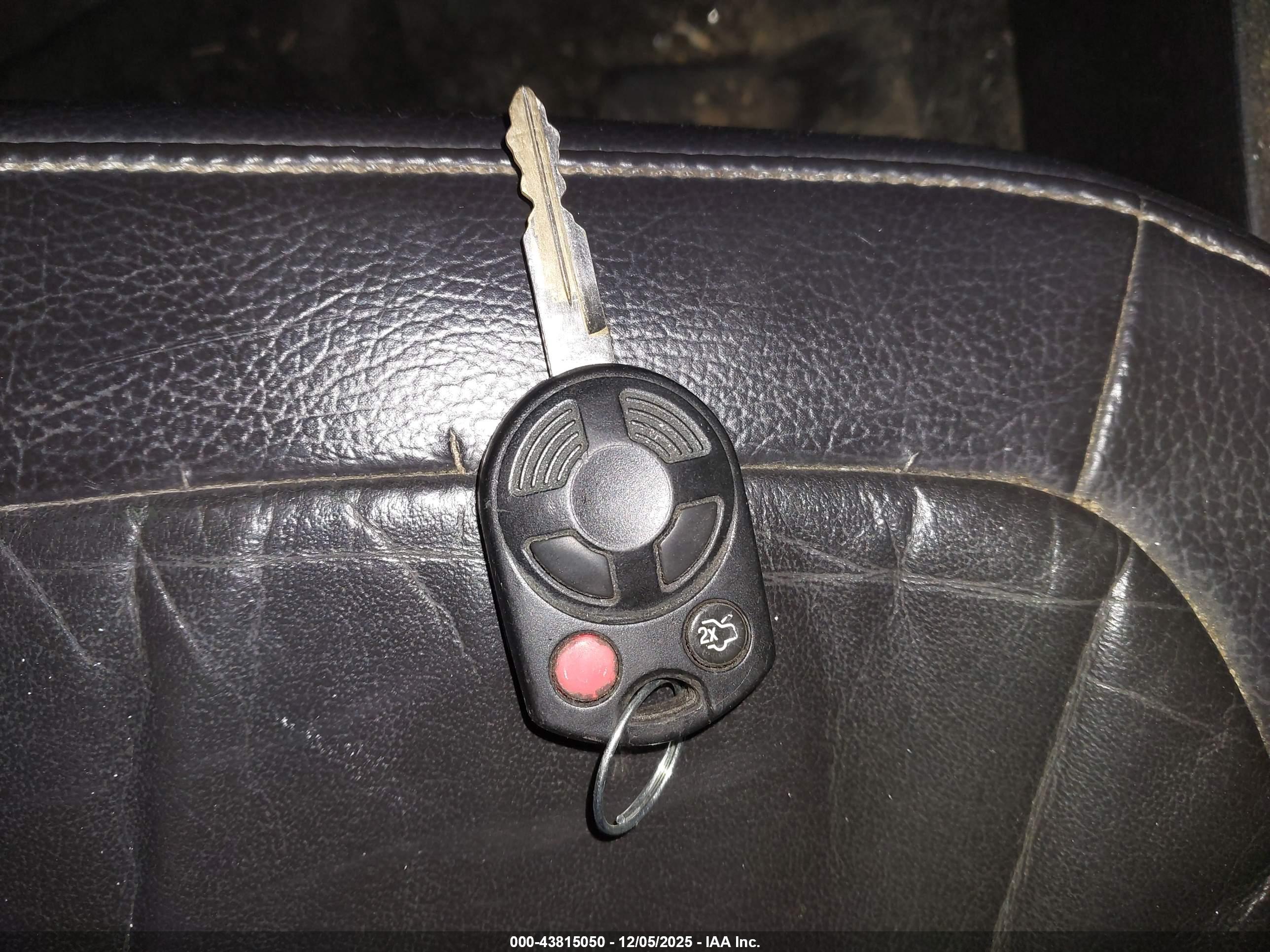 FORD FLEX image 11
