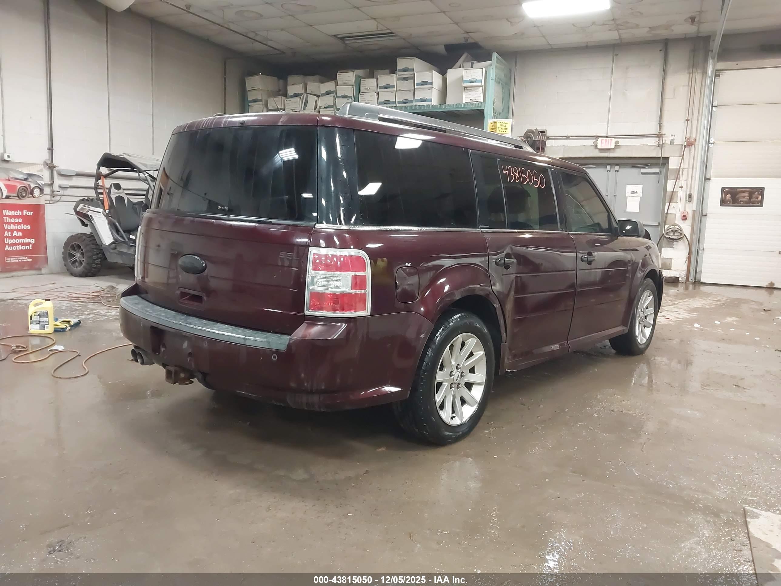 FORD FLEX image 4