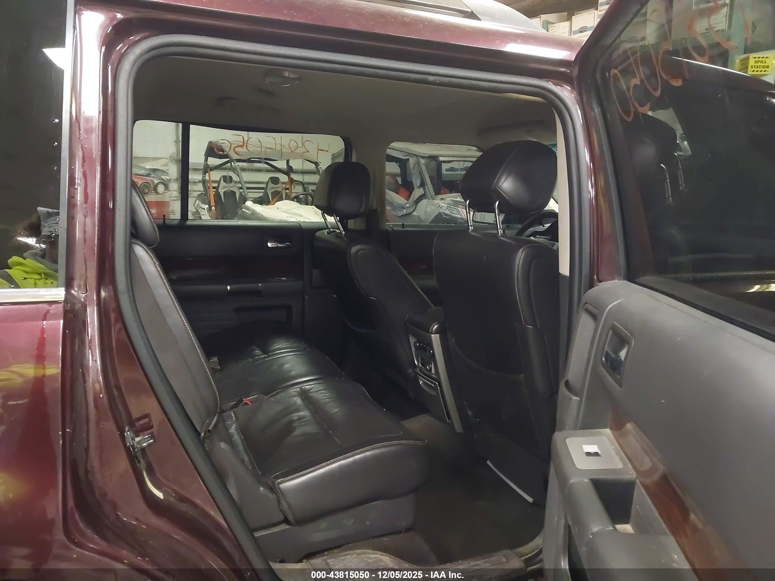 FORD FLEX image 8