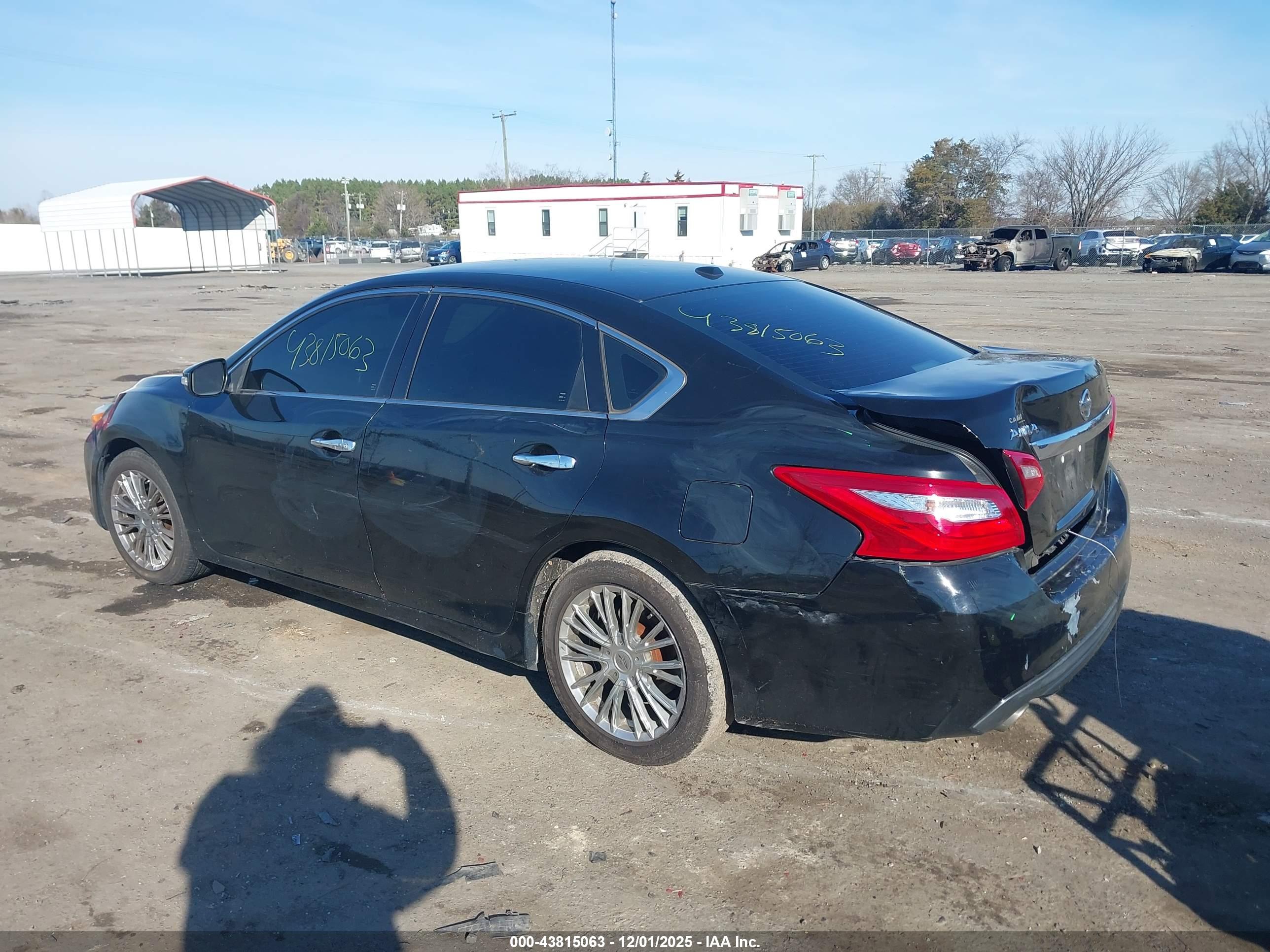 NISSAN ALTIMA image 3