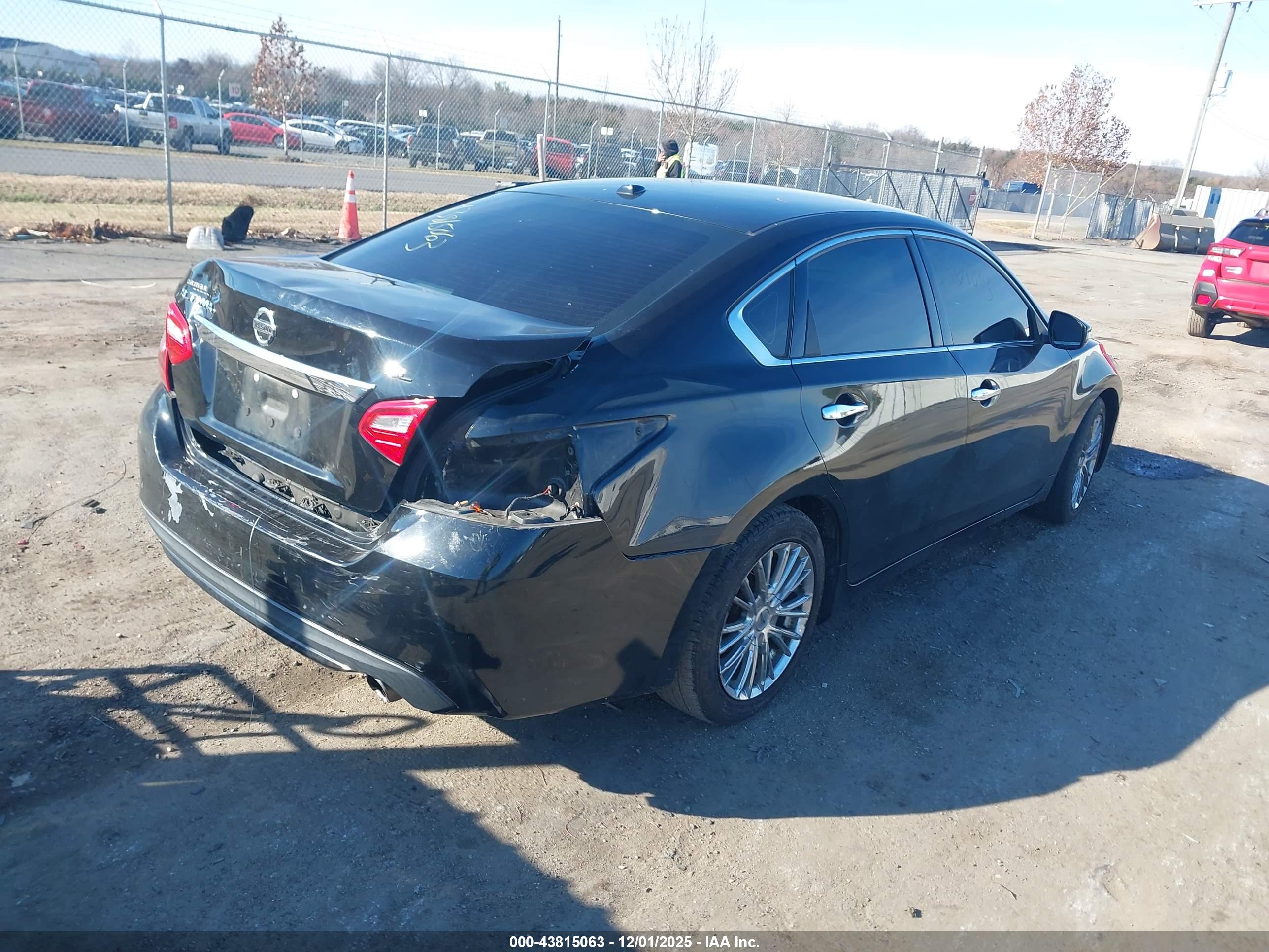 NISSAN ALTIMA image 4