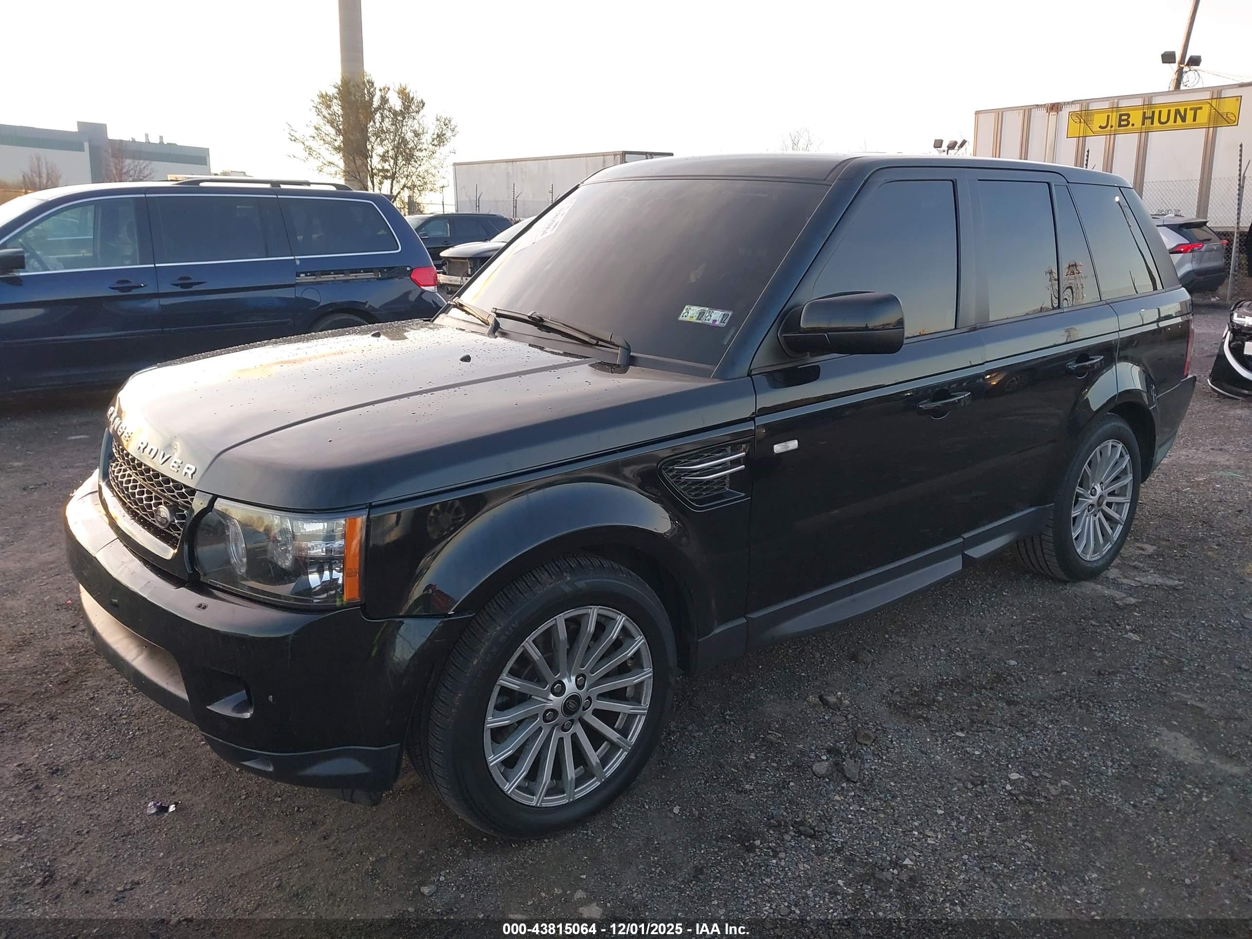 LAND ROVER image 2