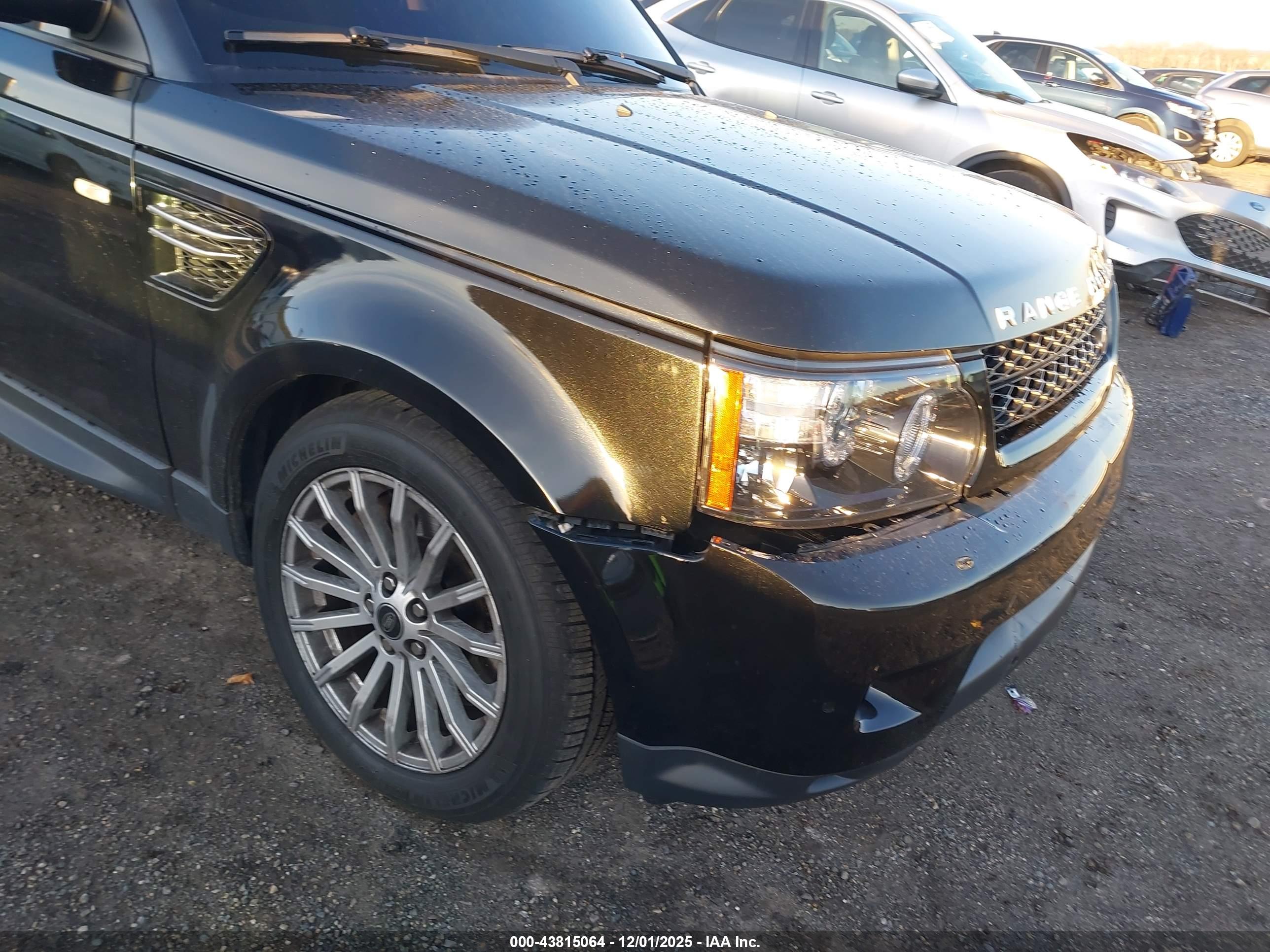 LAND ROVER image 6