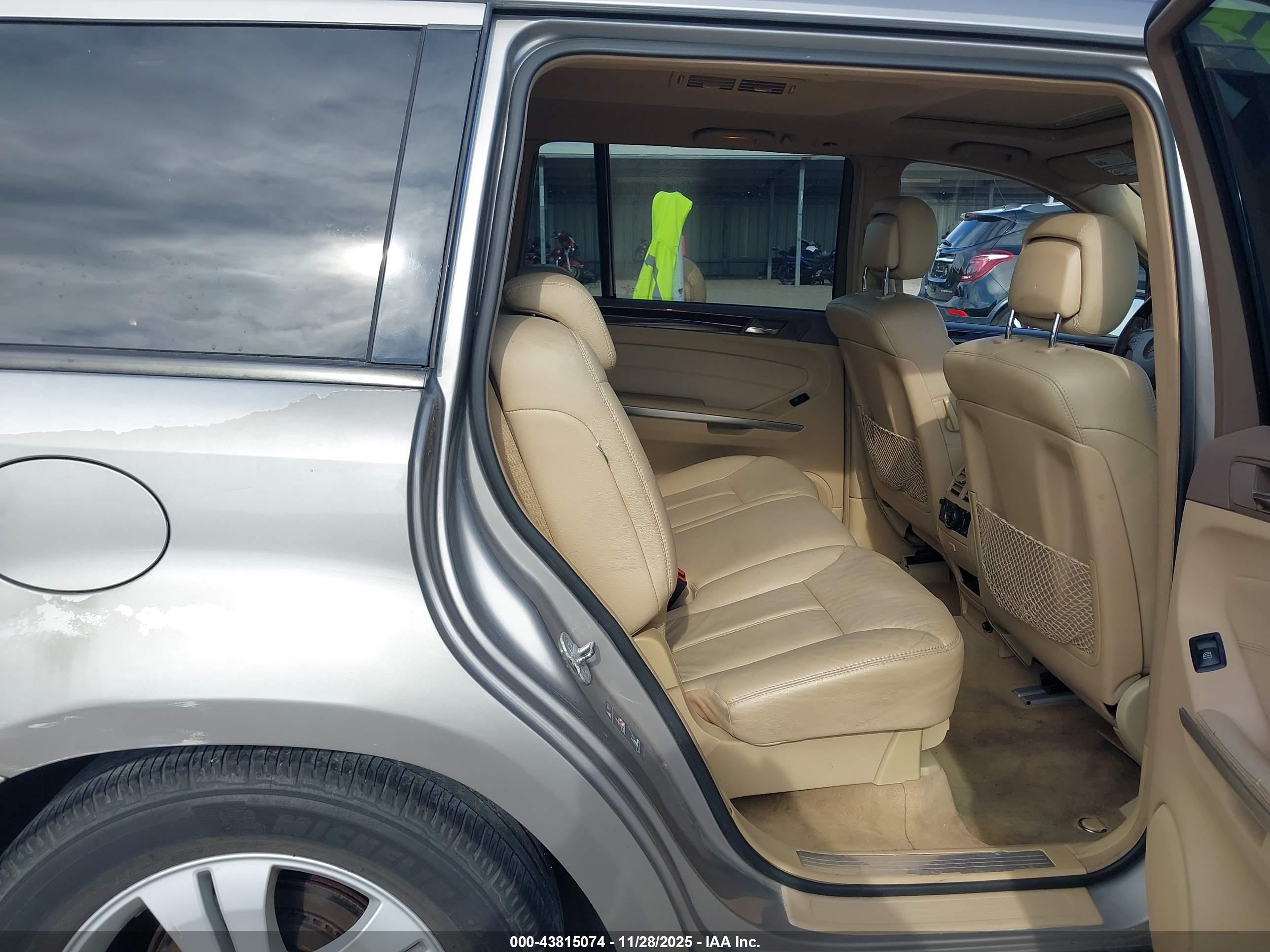 MERCEDES-BENZ GL image 8