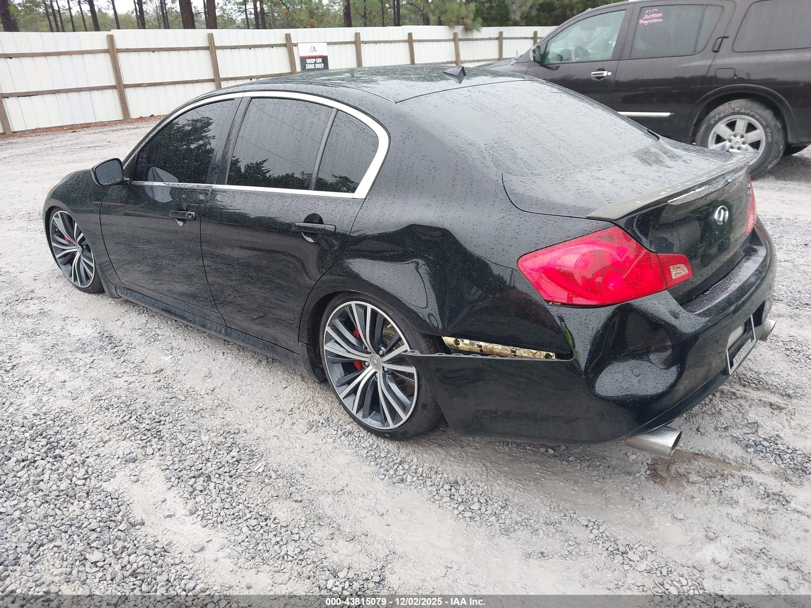 INFINITI G37 image 3