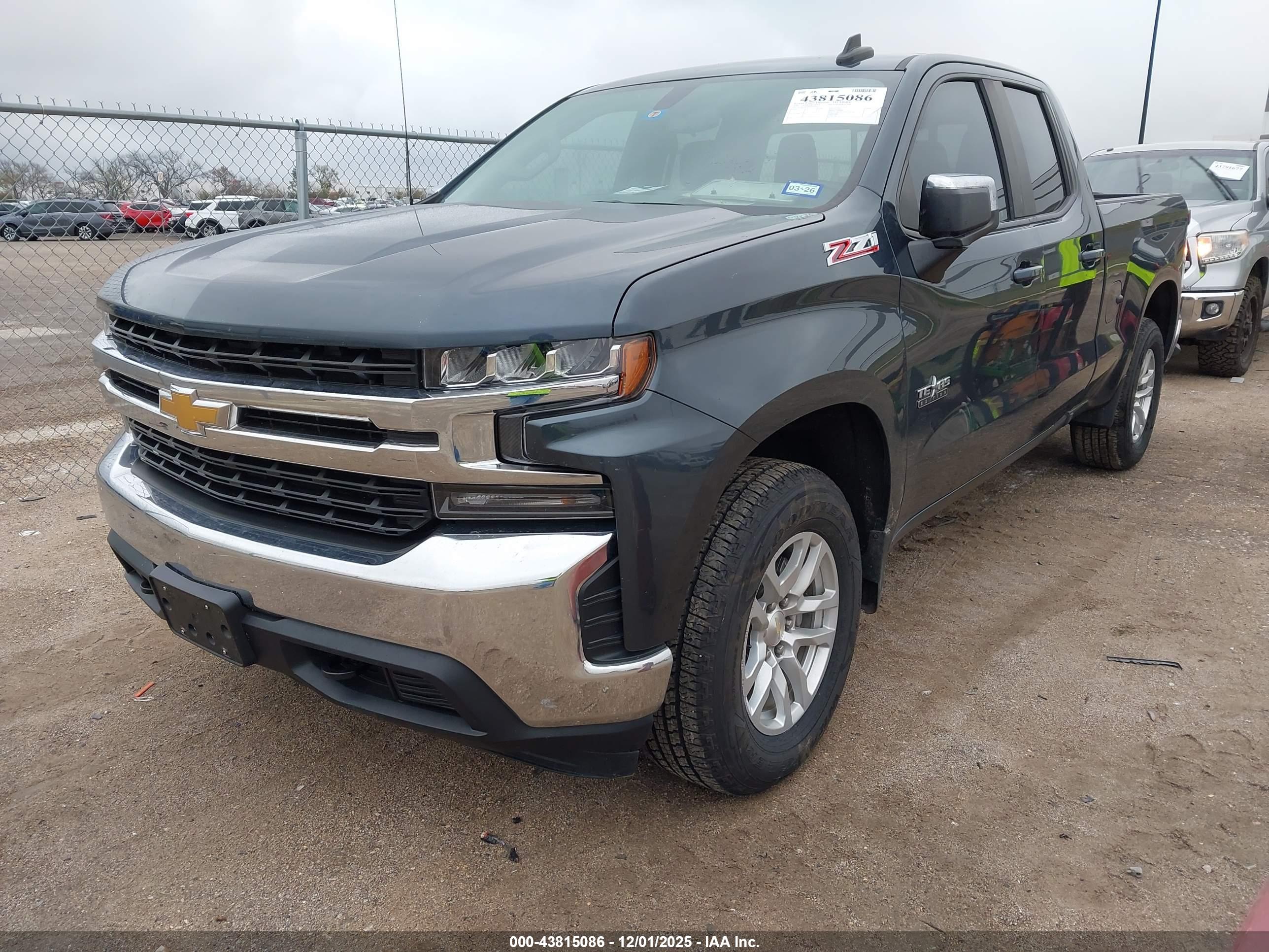 CHEVROLET SILVERADO image 2