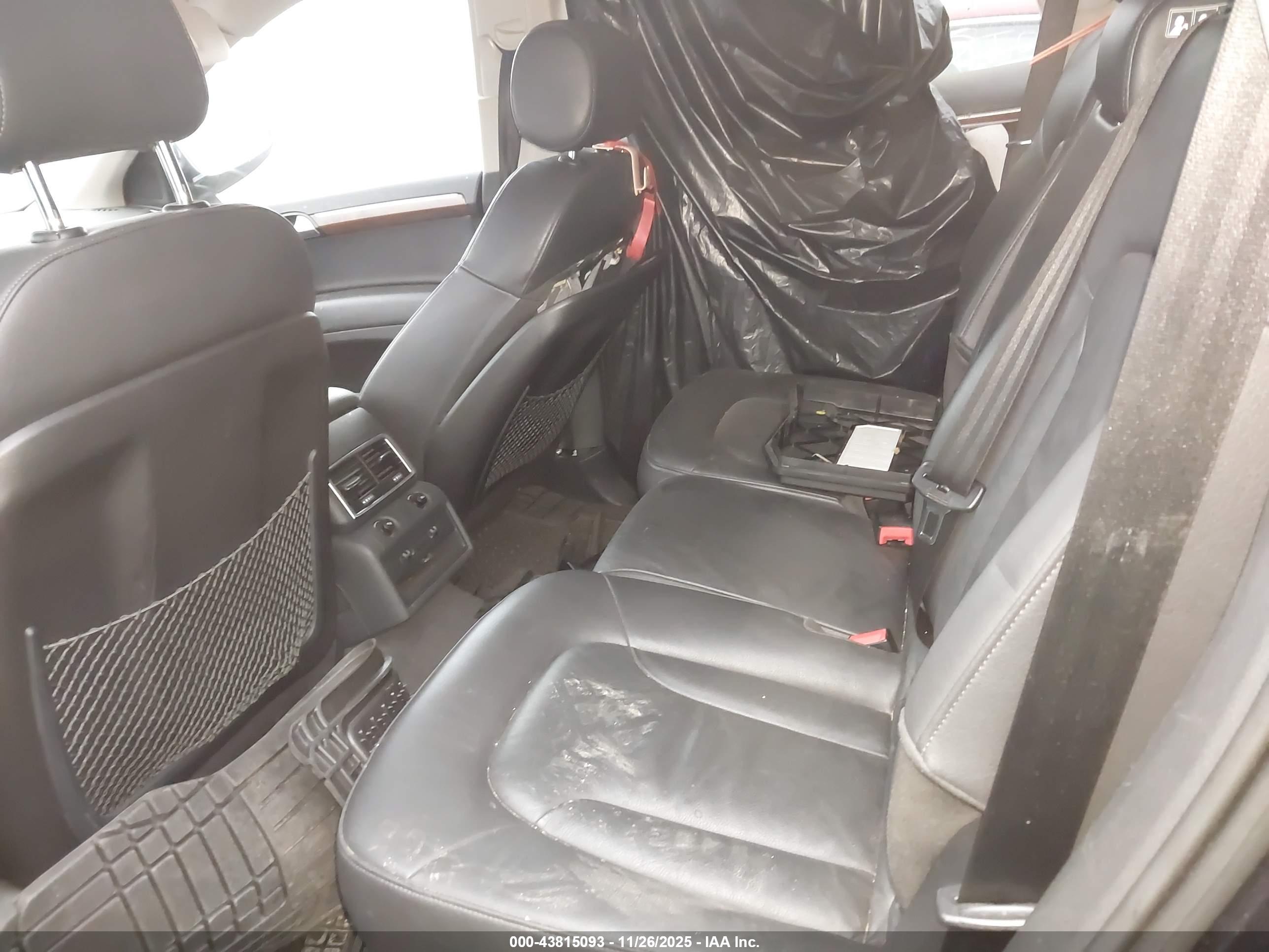 AUDI Q7 image 8