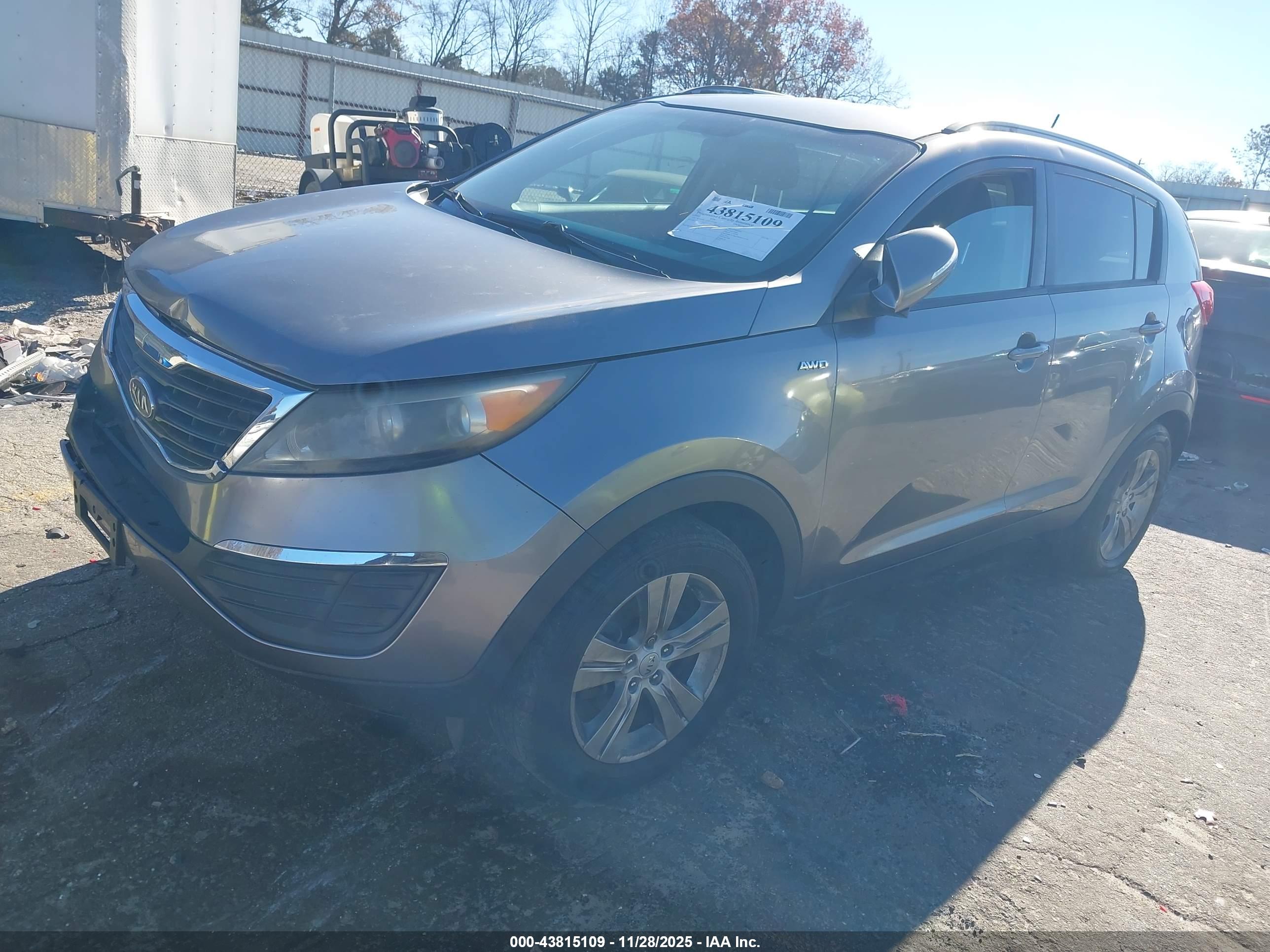 KIA SPORTAGE image 2