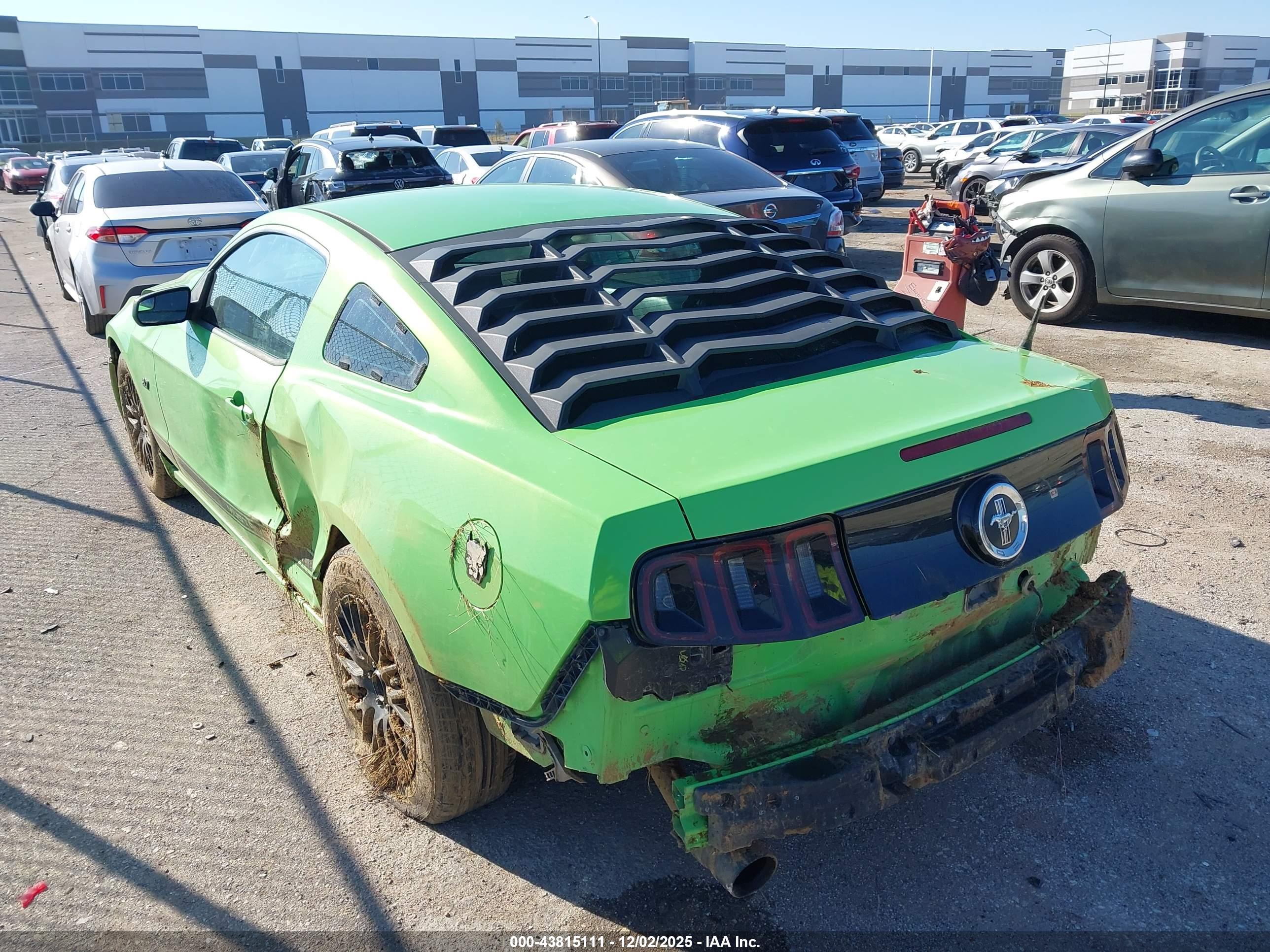 FORD MUSTANG image 3