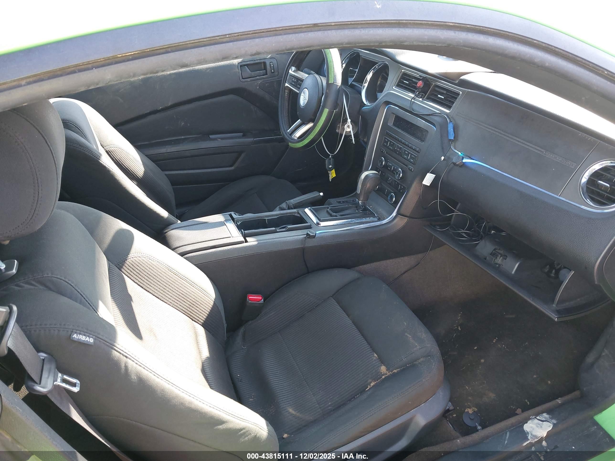 FORD MUSTANG image 5