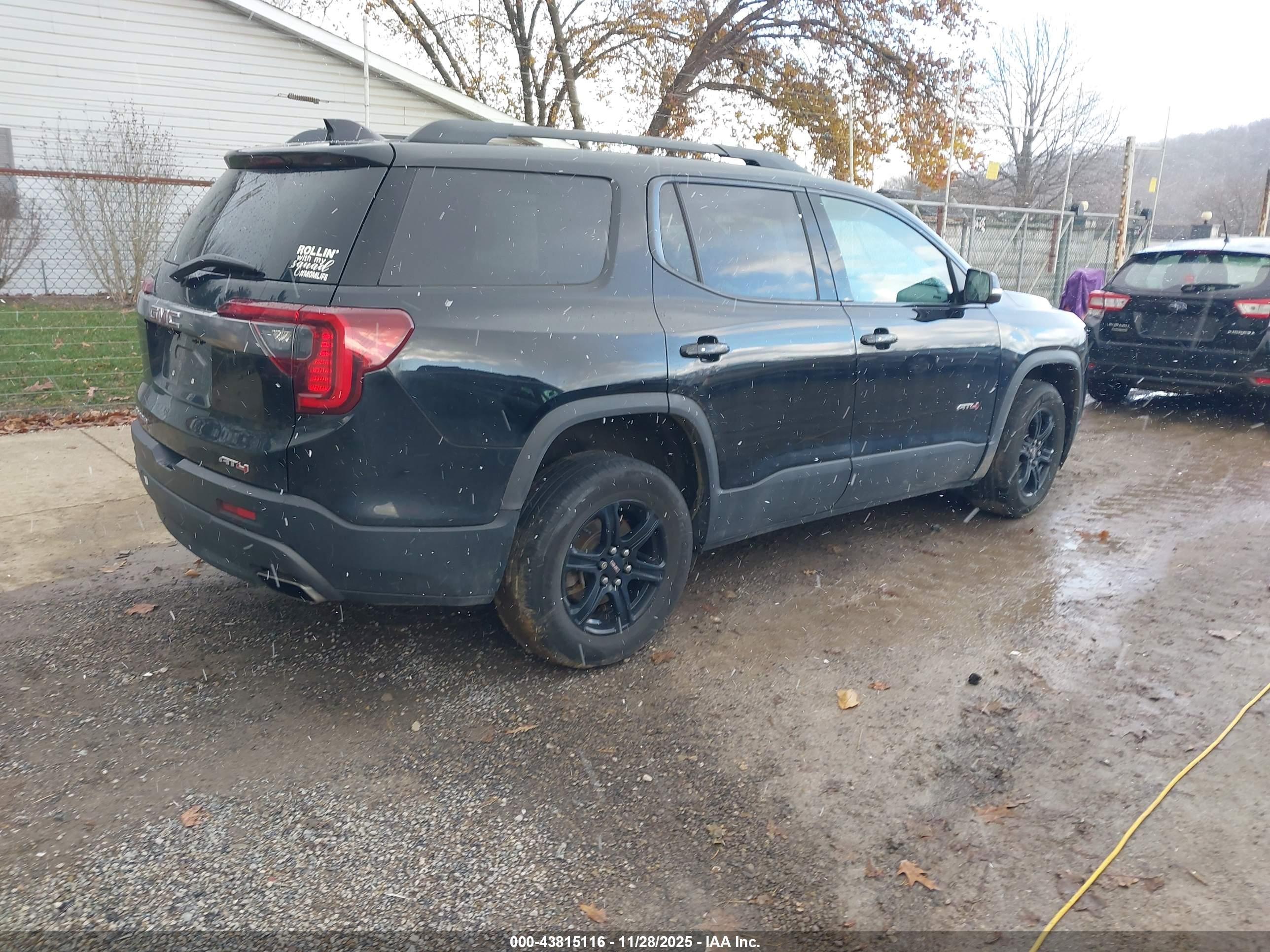 GMC ACADIA image 4