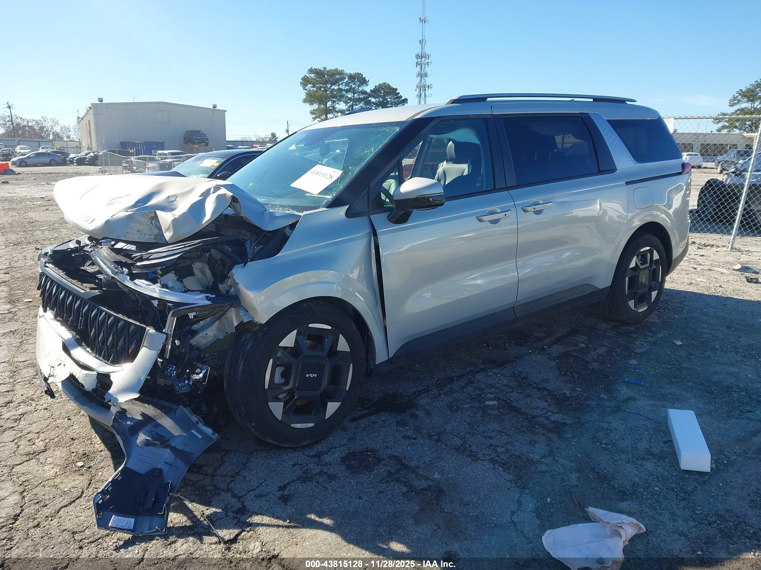 KIA CARNIVAL image 2