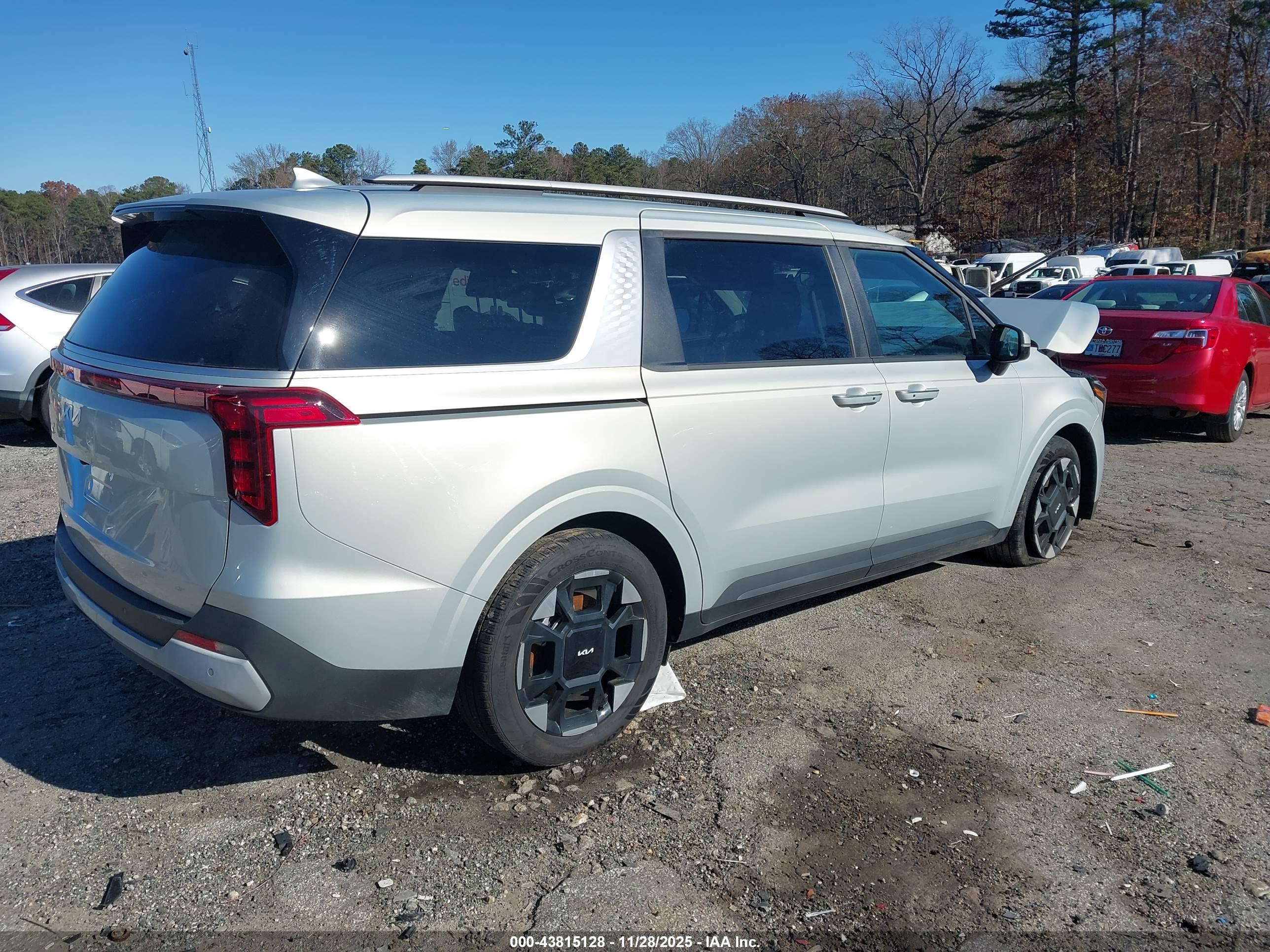 KIA CARNIVAL image 4