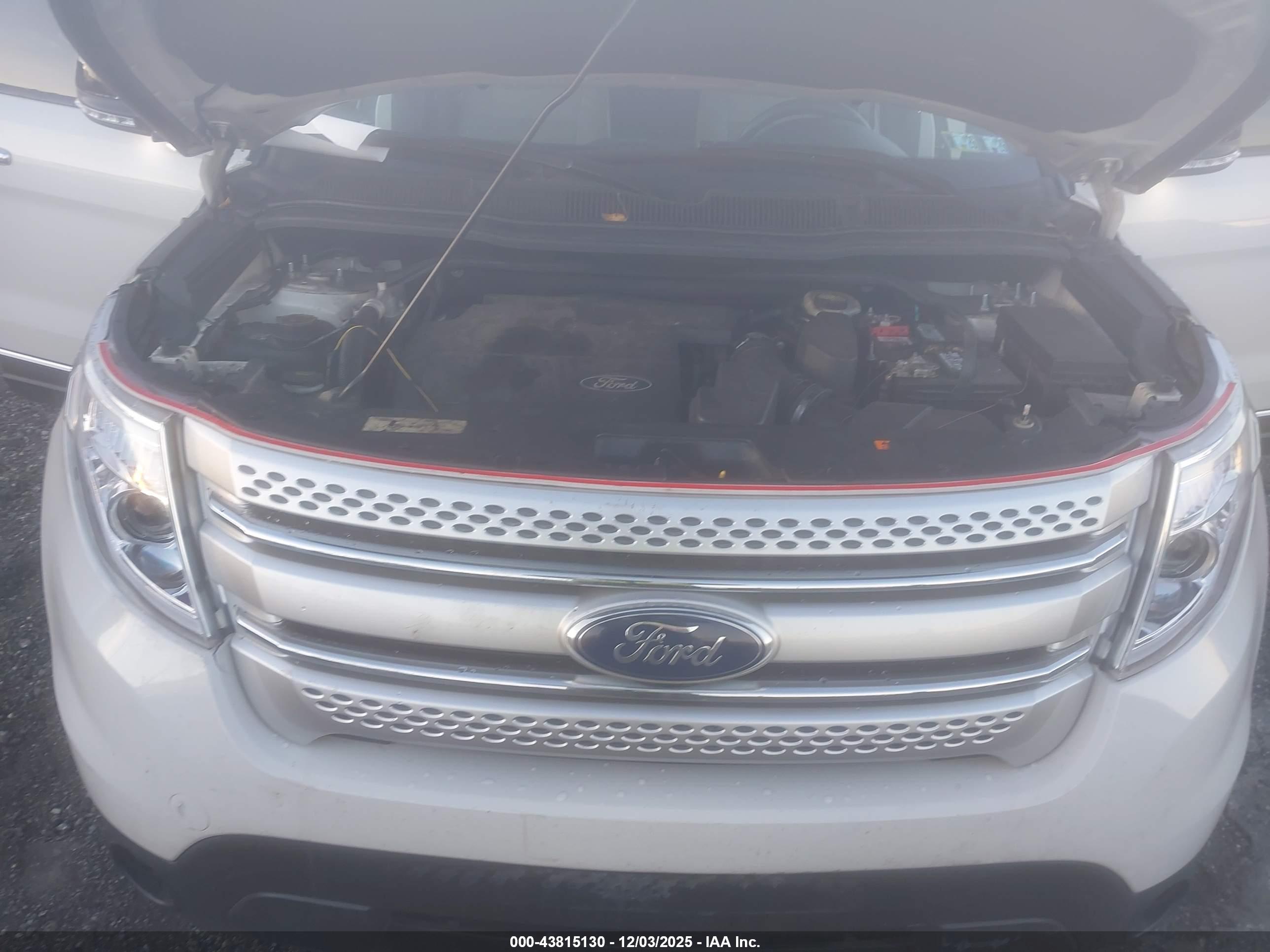 FORD EXPLORER image 10