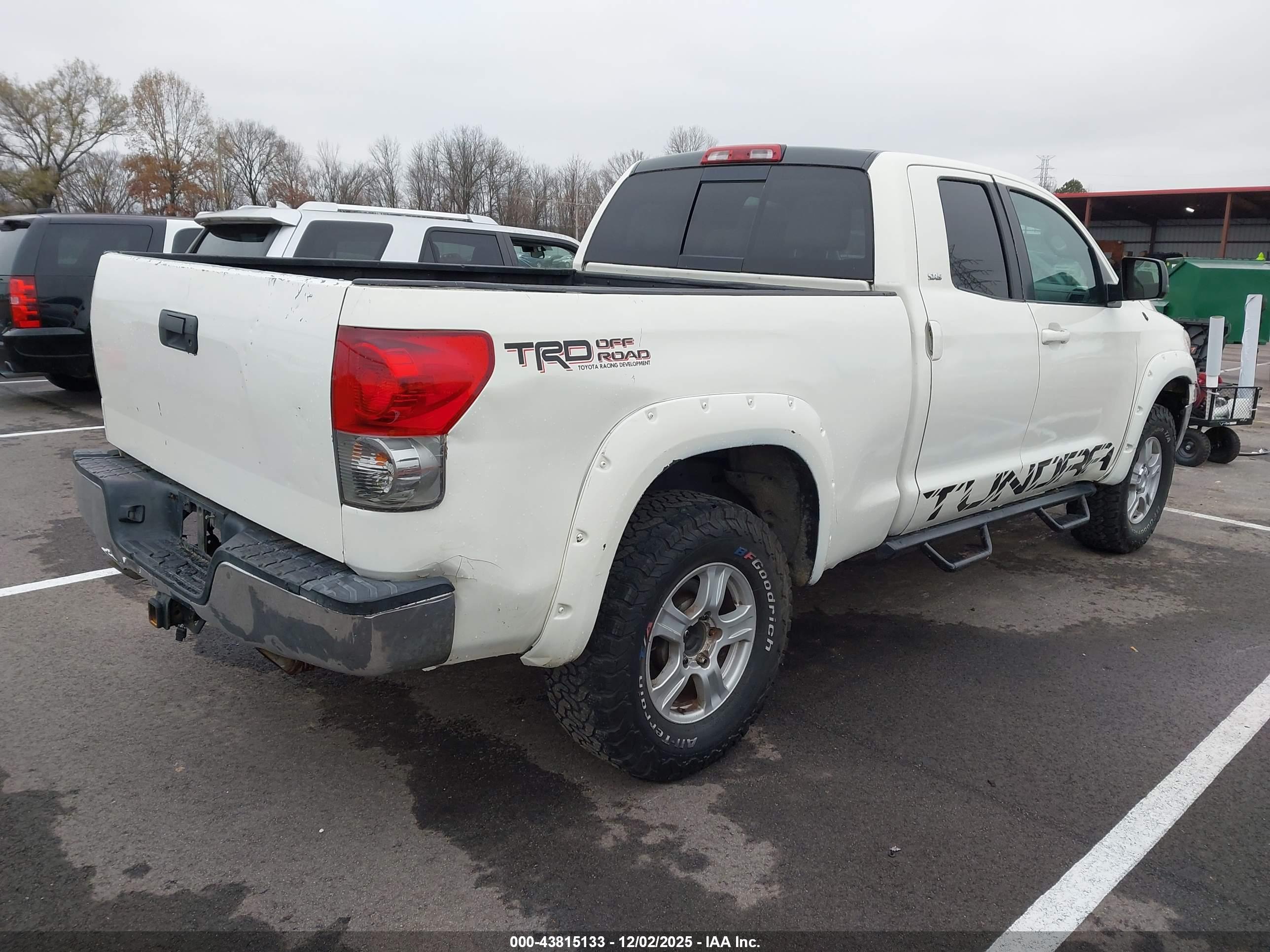 TOYOTA TUNDRA image 4