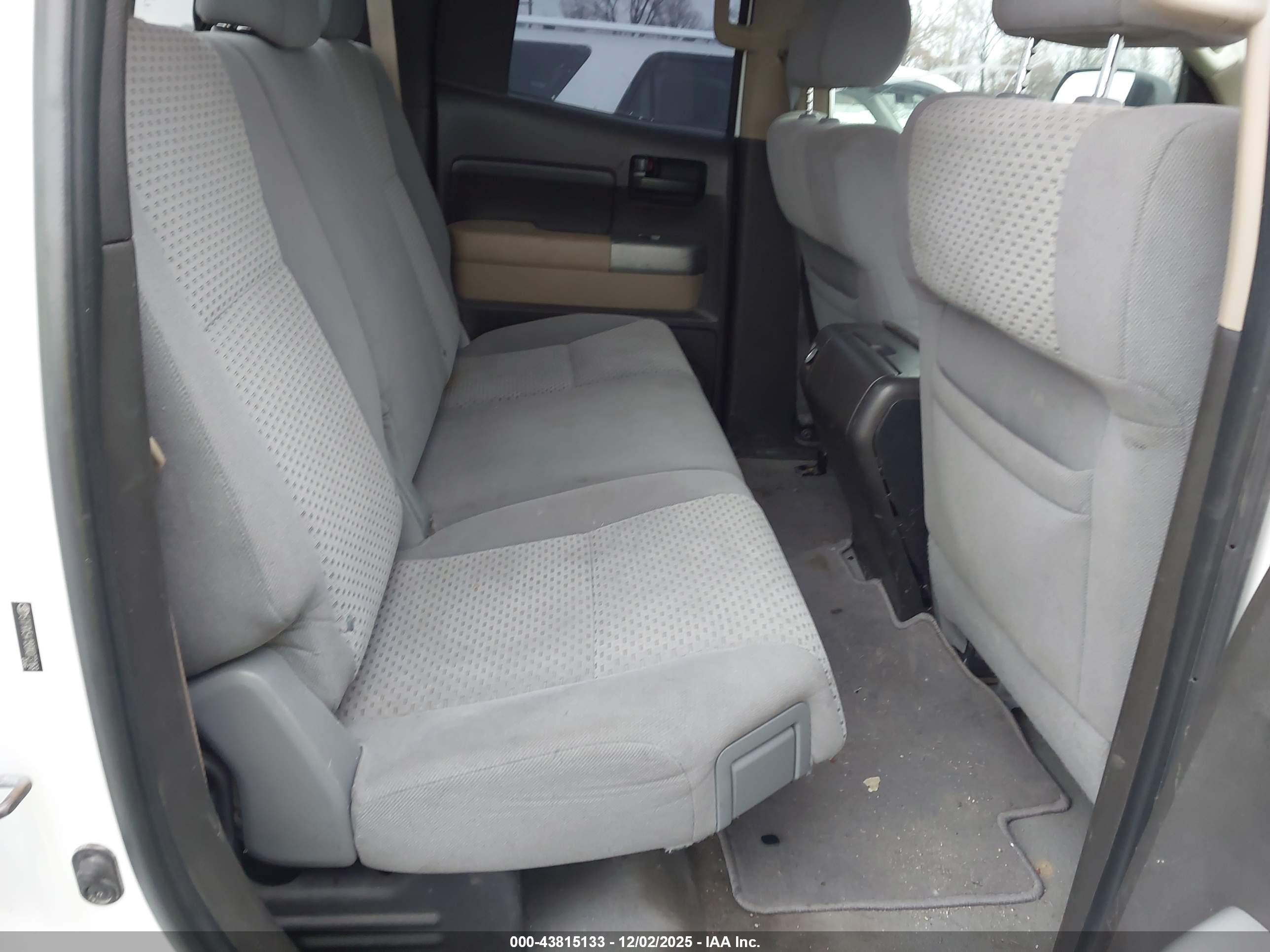 TOYOTA TUNDRA image 8