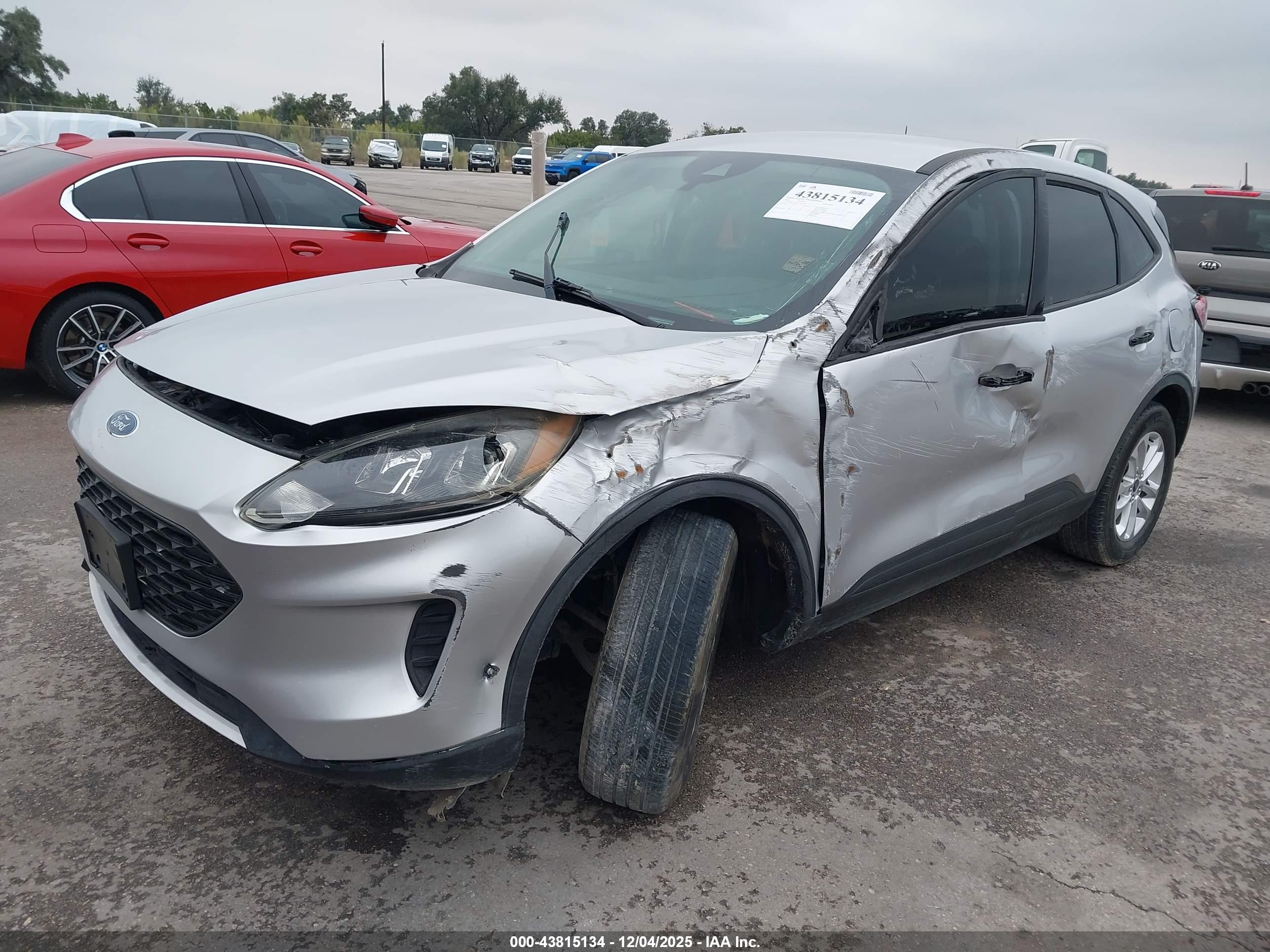 FORD ESCAPE image 2