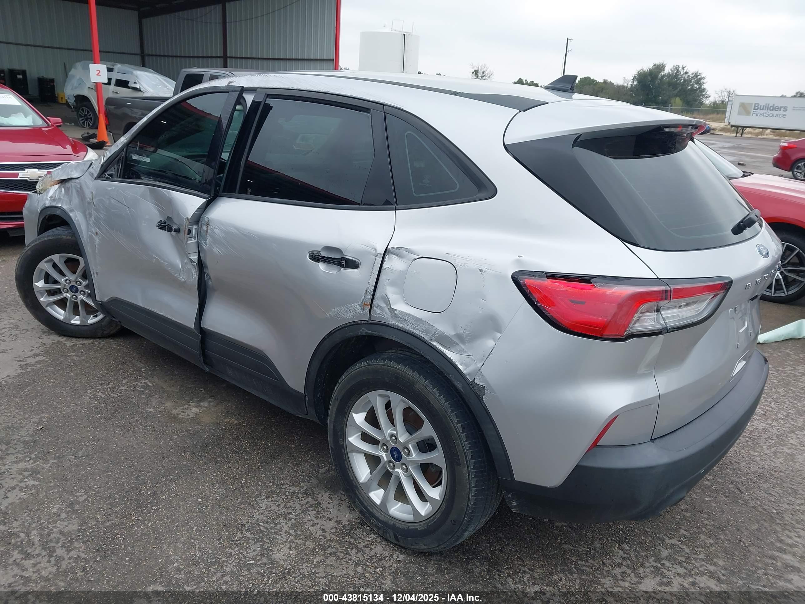 FORD ESCAPE image 3