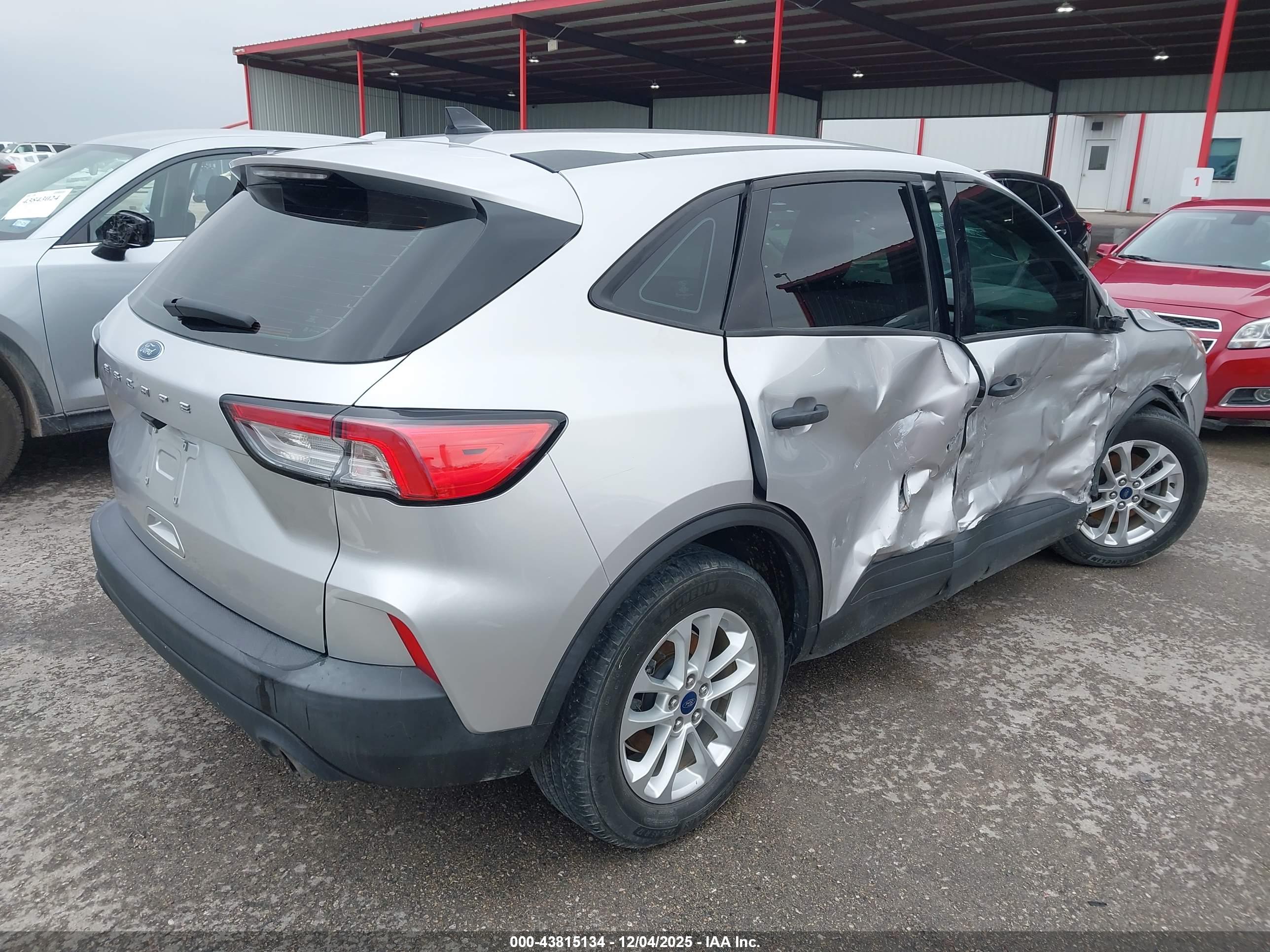 FORD ESCAPE image 4