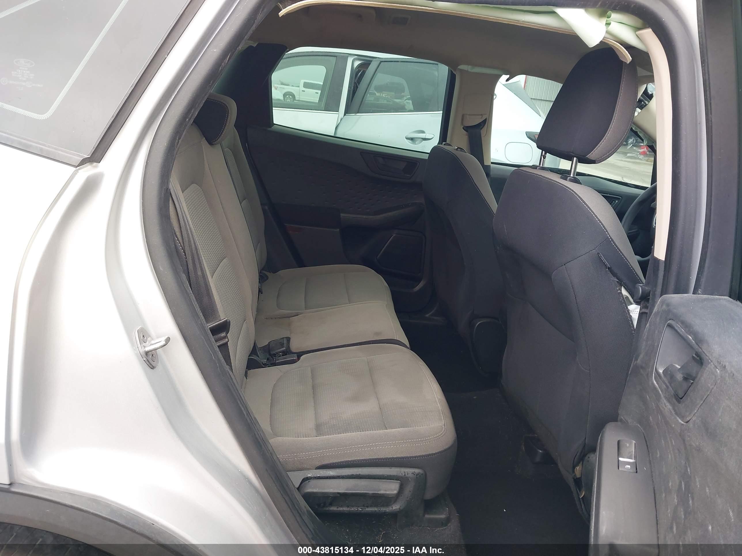 FORD ESCAPE image 8