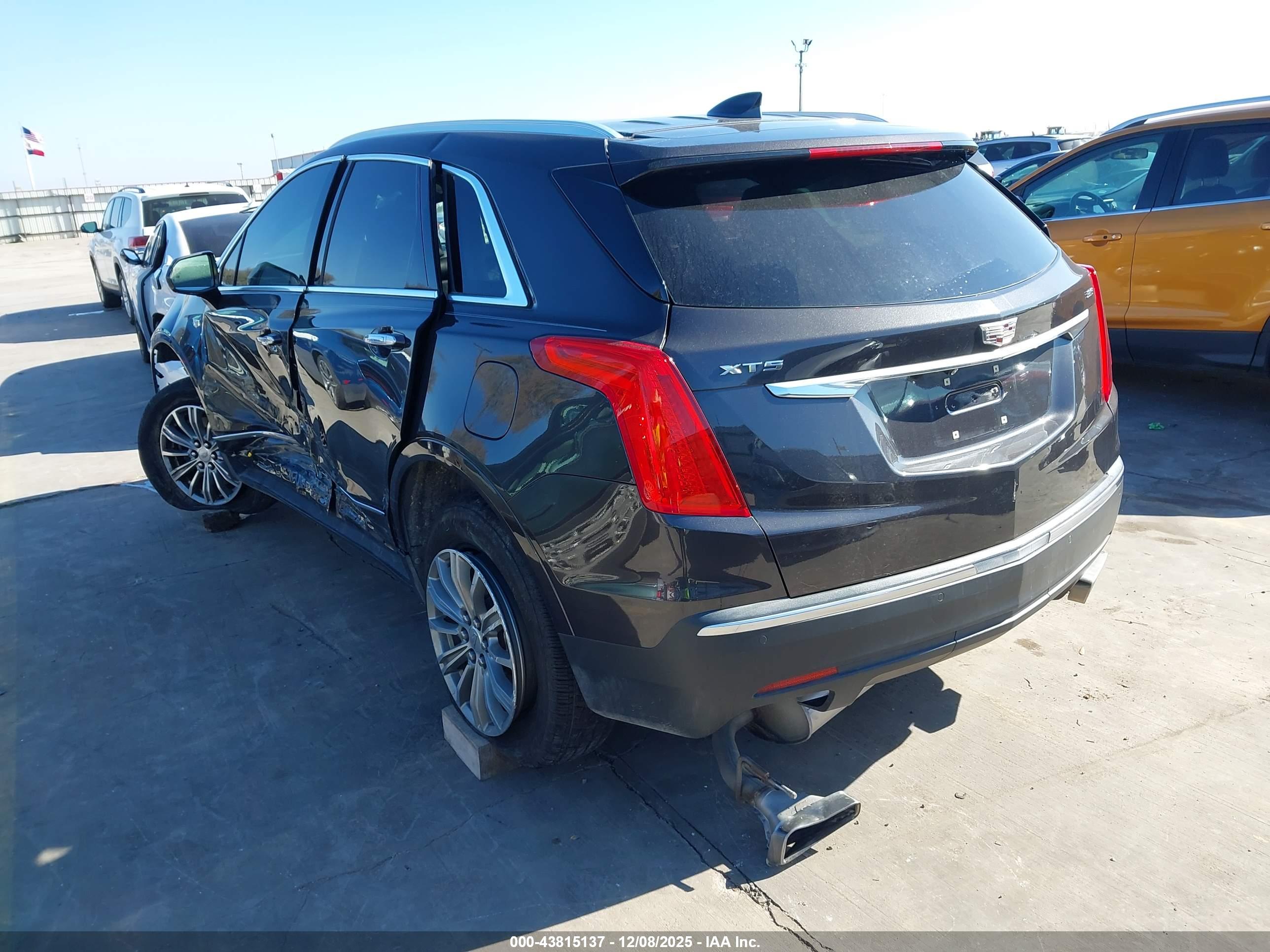 CADILLAC XT5 image 3