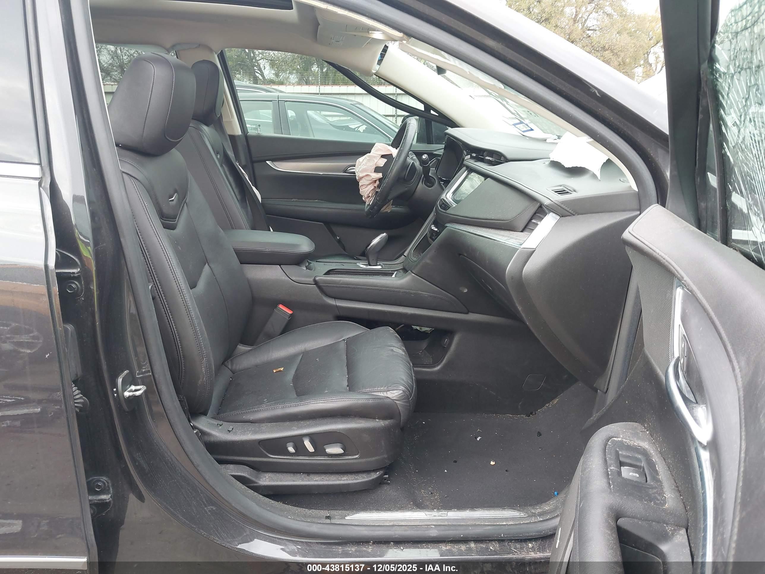 CADILLAC XT5 image 5