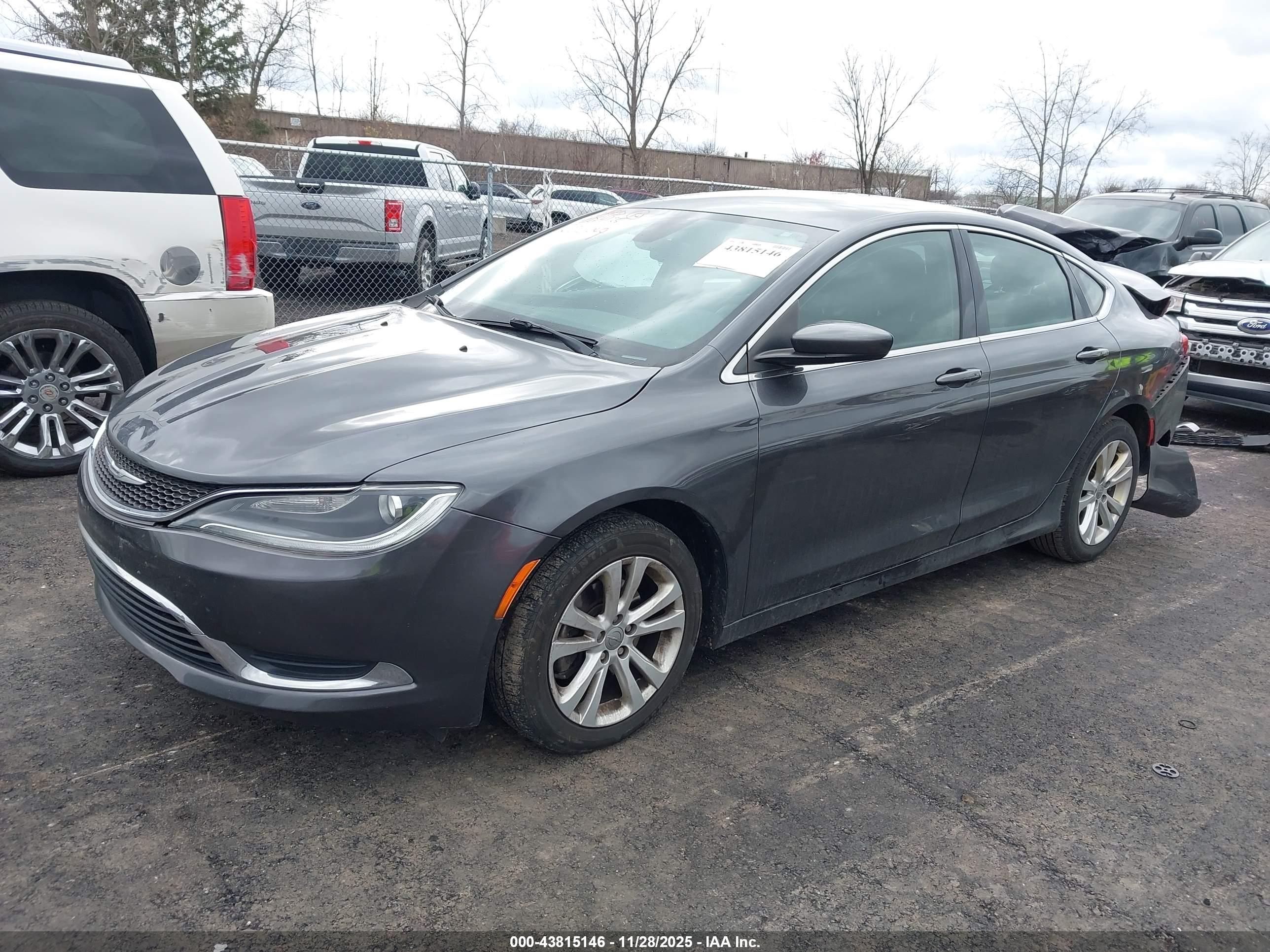 CHRYSLER 200 image 2