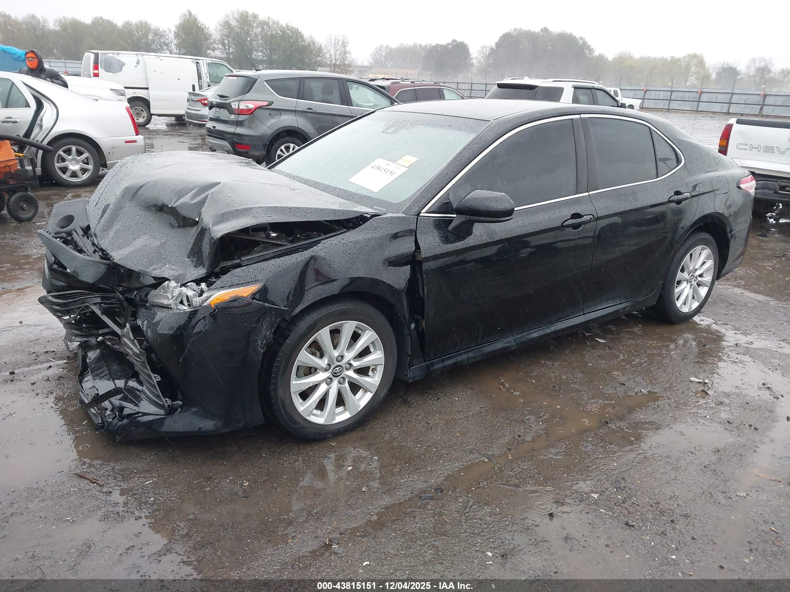 TOYOTA CAMRY image 2