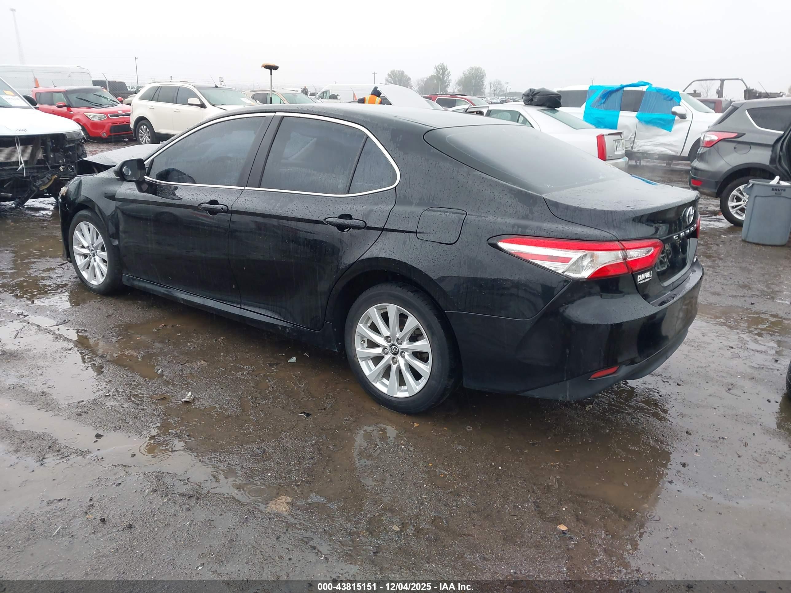 TOYOTA CAMRY image 3
