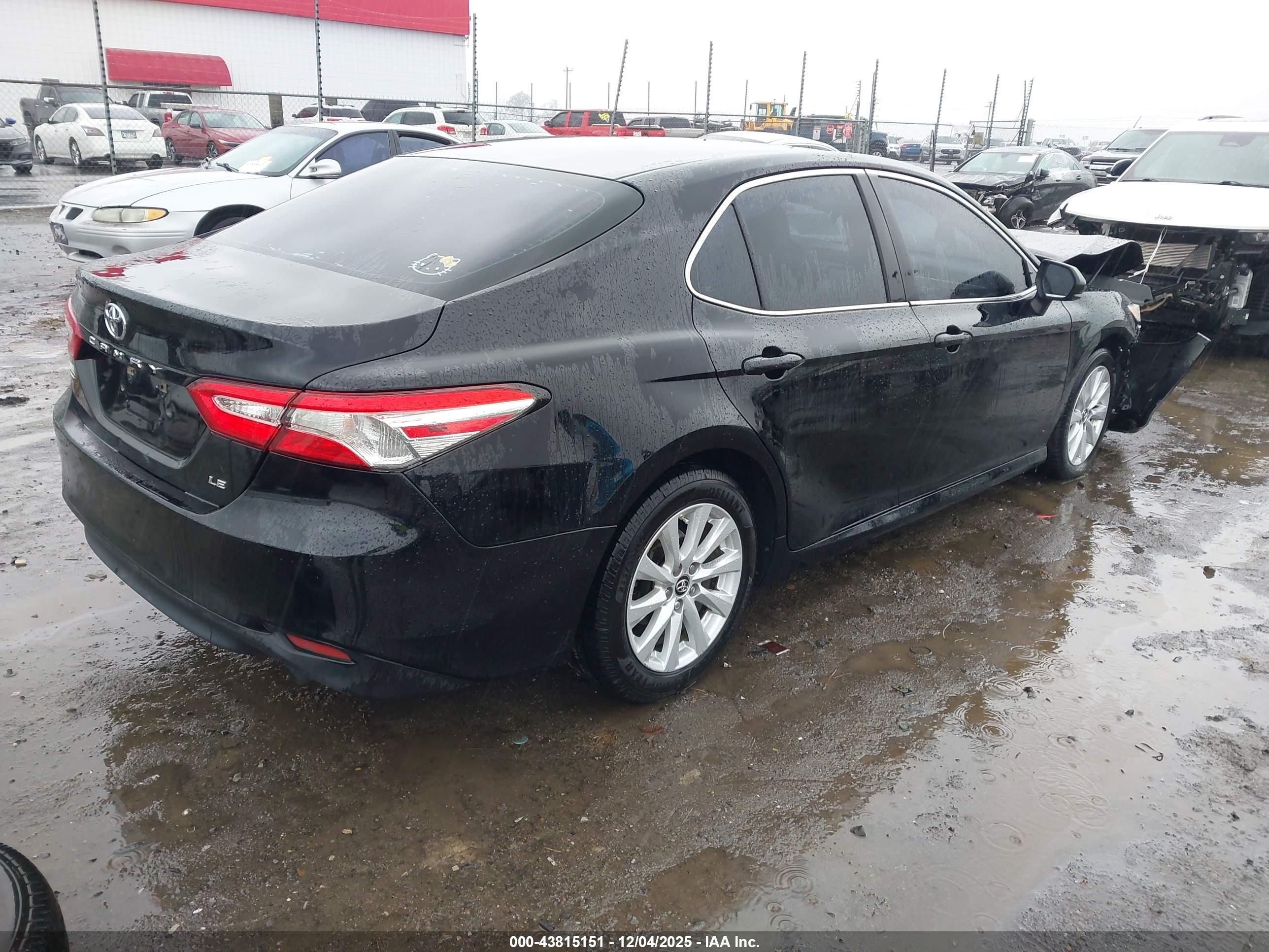 TOYOTA CAMRY image 4